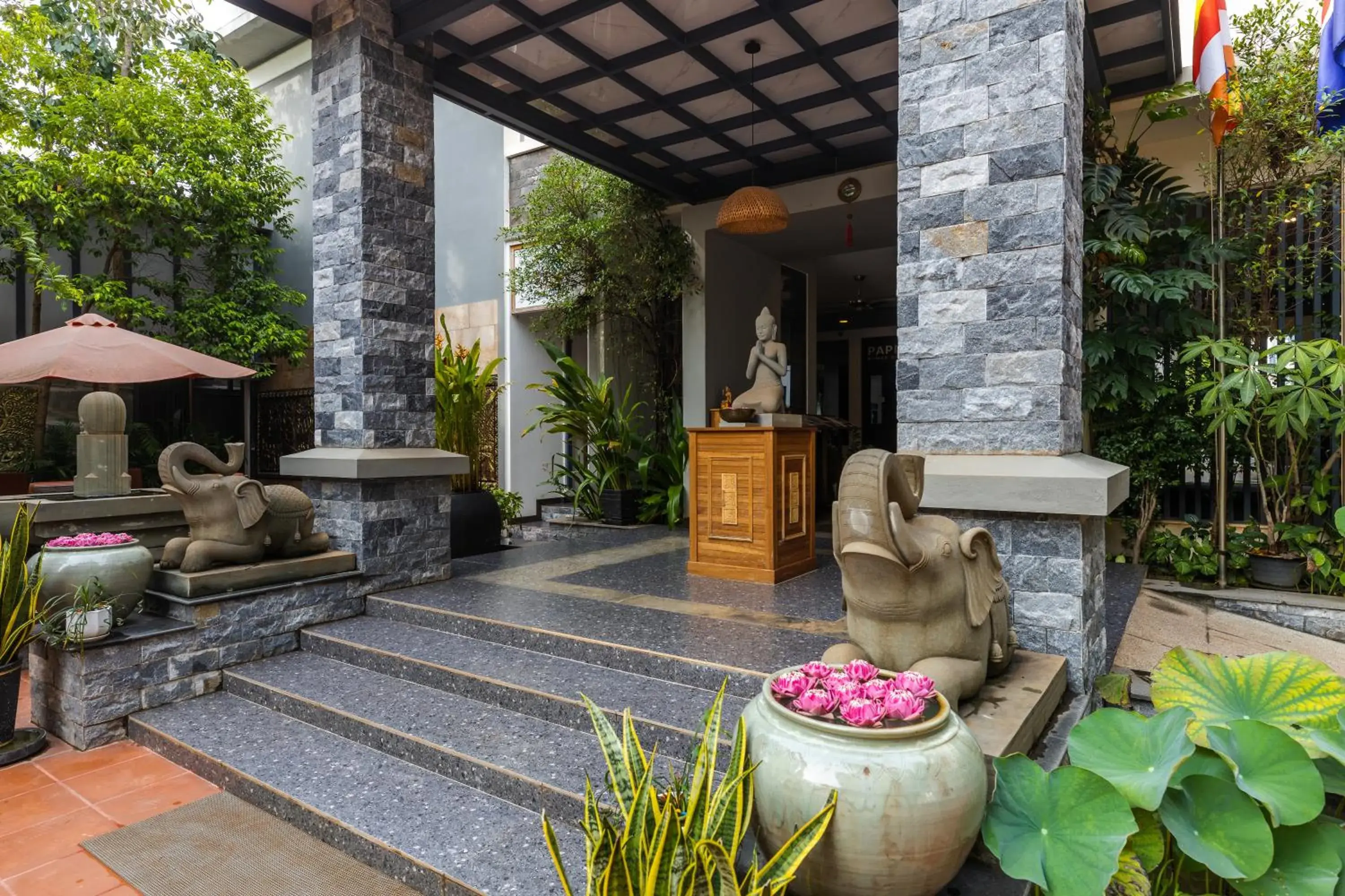 Facade/entrance in Green Amazon Residence Facade/entrance in Green Amazon Residence