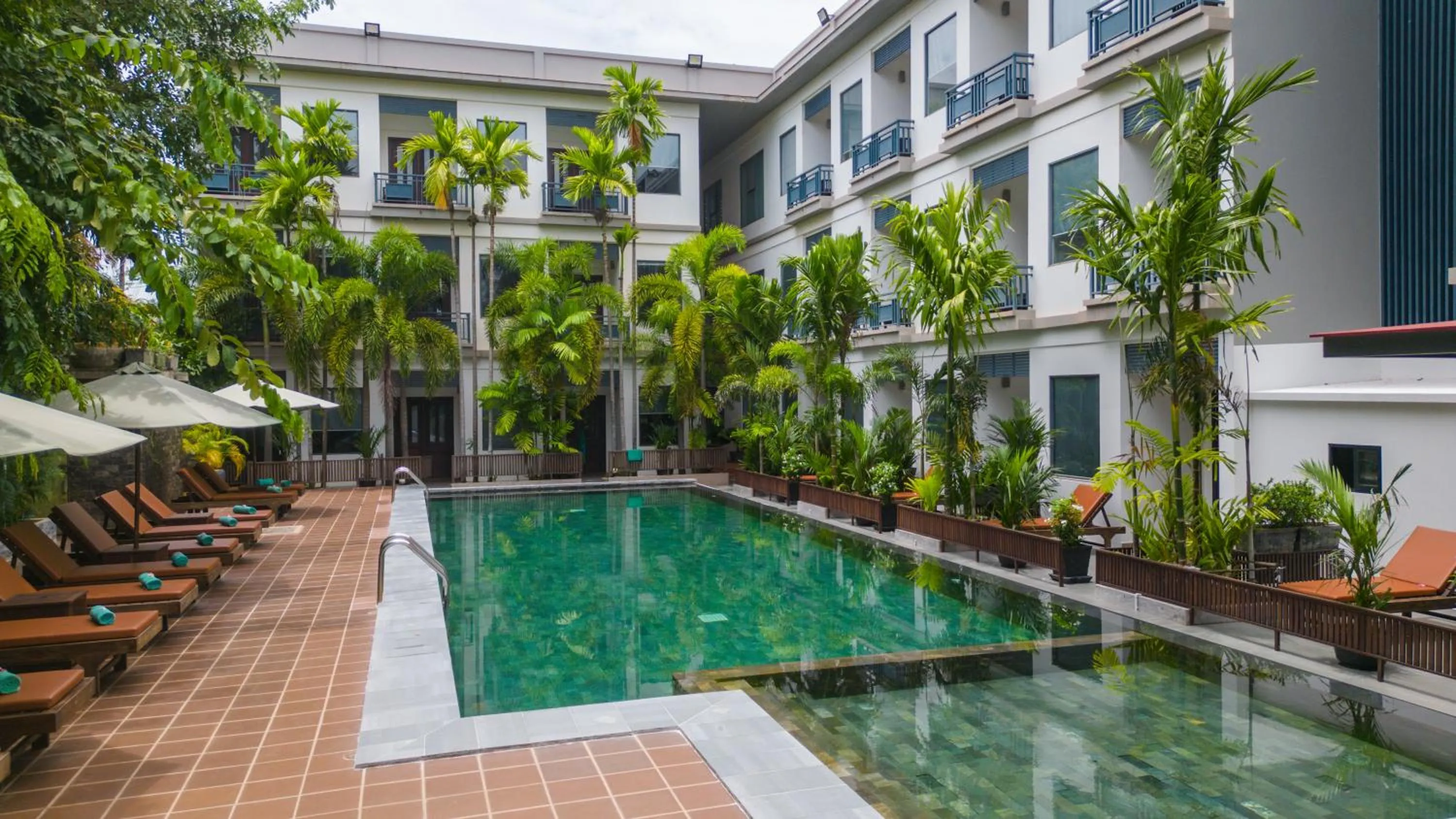 Swimming pool in Green Amazon Residence