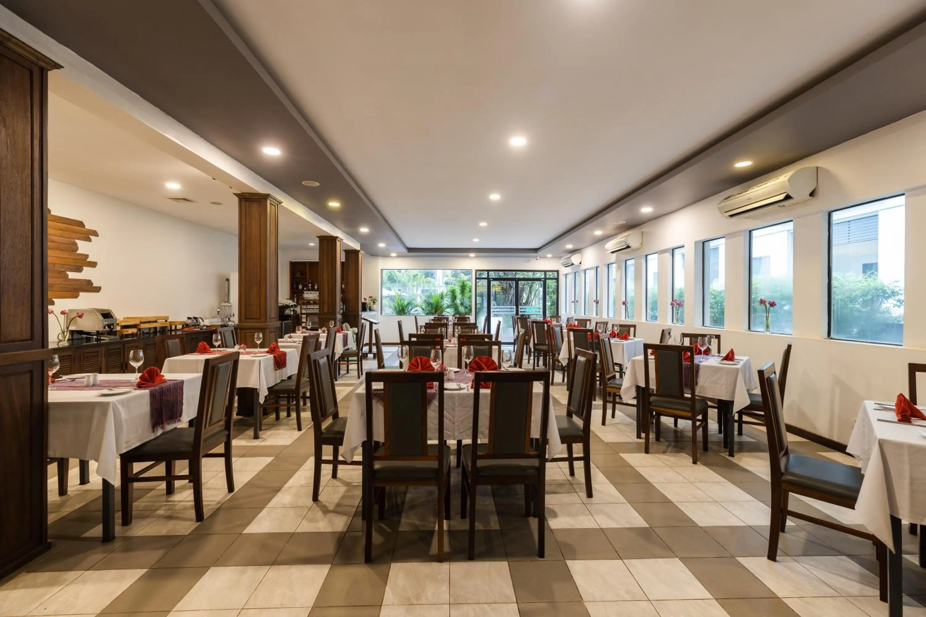 Restaurant/places to eat in Green Amazon Residence