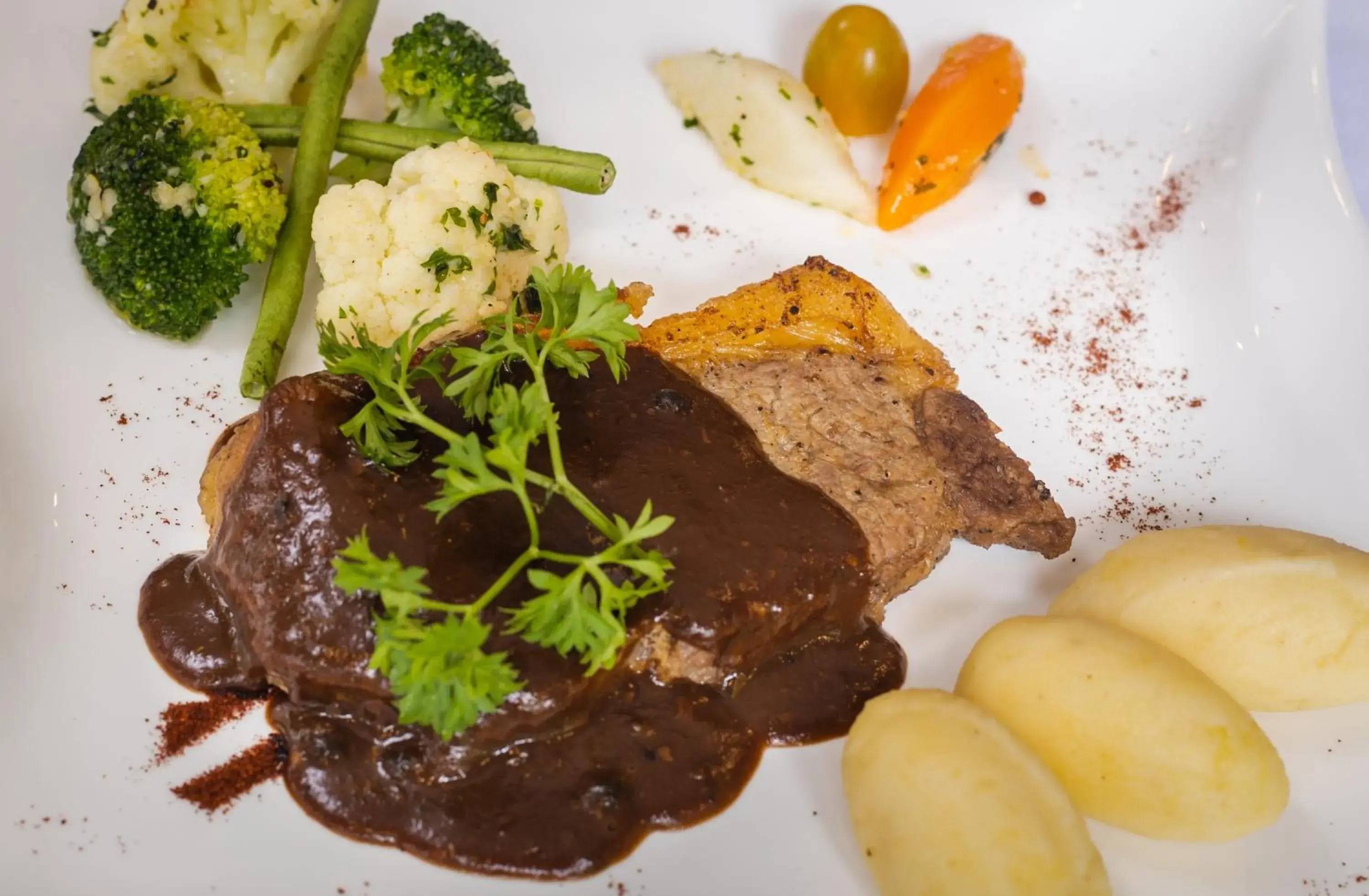 Restaurant/places to eat in Green Amazon Residence Restaurant/places to eat in Green Amazon Residence