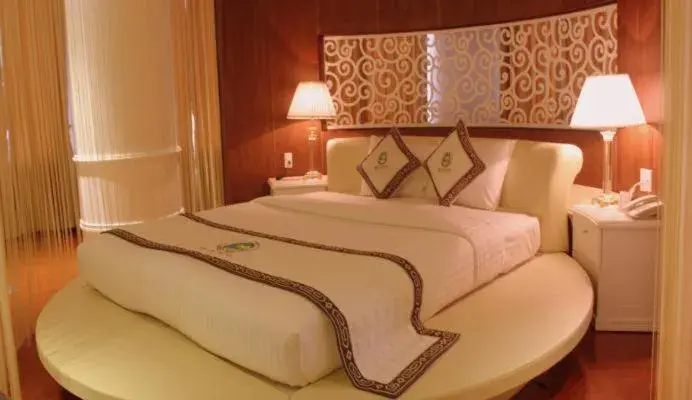 Bedroom, Bed in Viet Uc Hotel Bedroom, Bed in Viet Uc Hotel