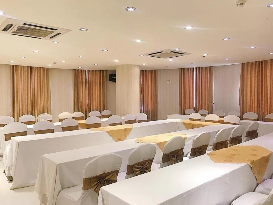 Meeting/conference room in Viet Uc Hotel