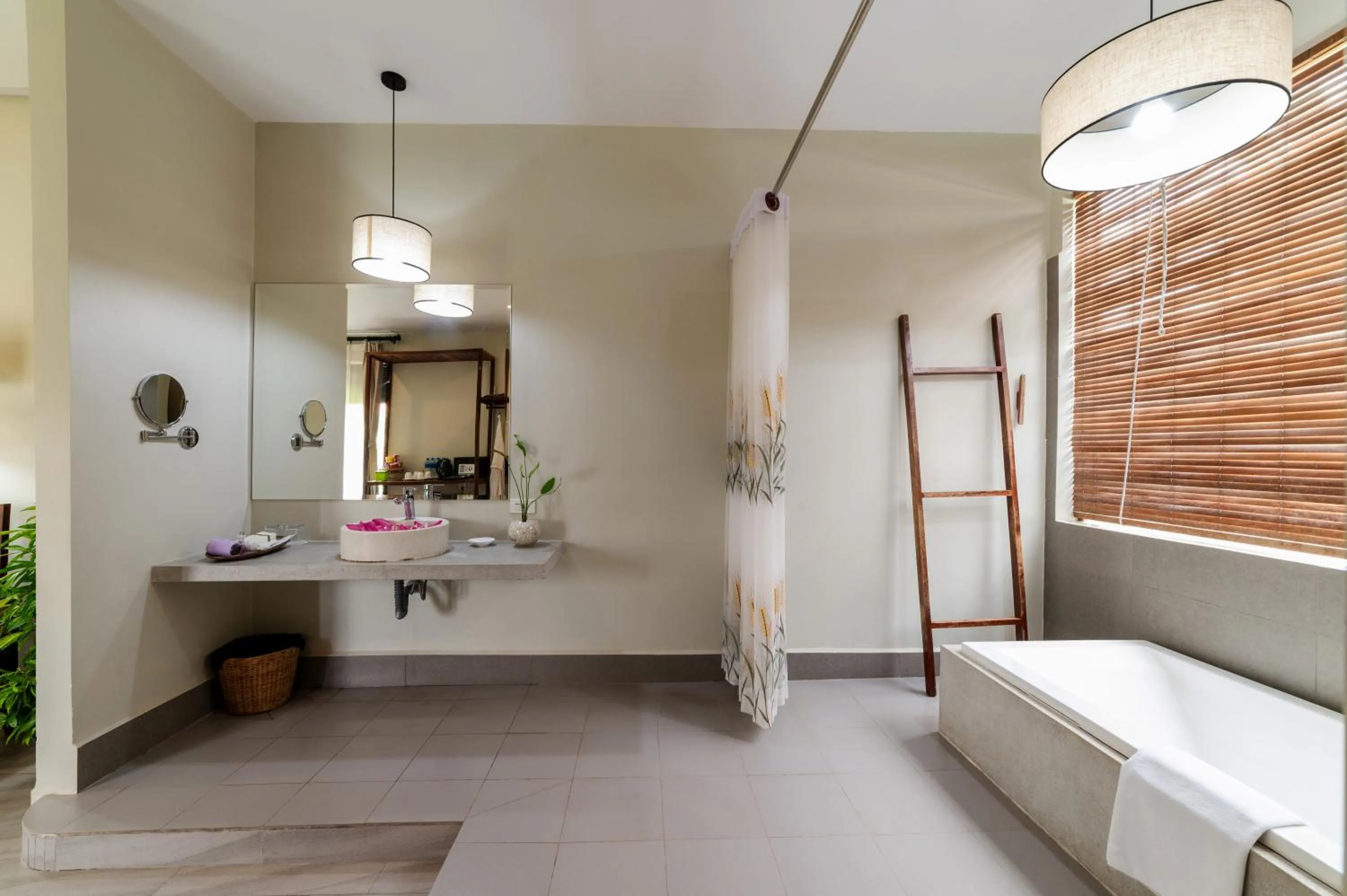 Shower in Bayon Modern Residence