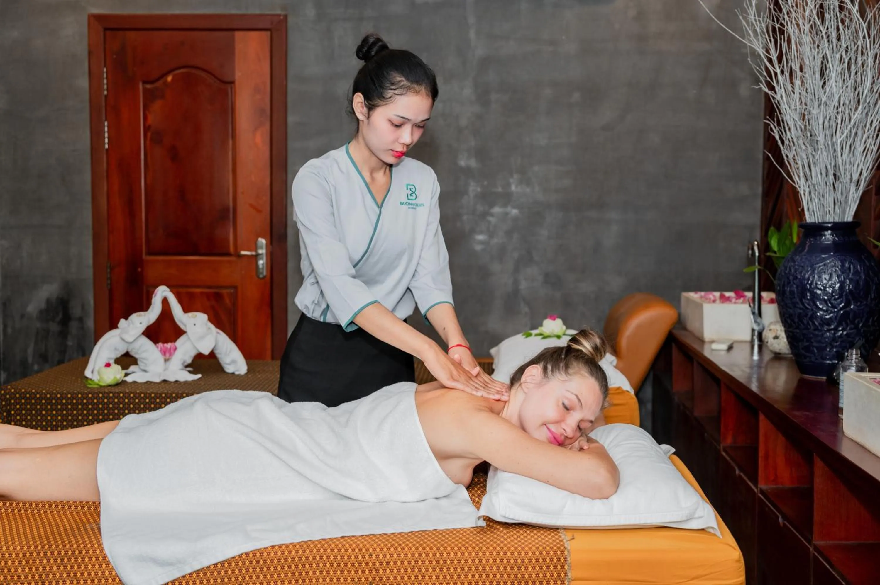 Massage in Bayon Modern Residence