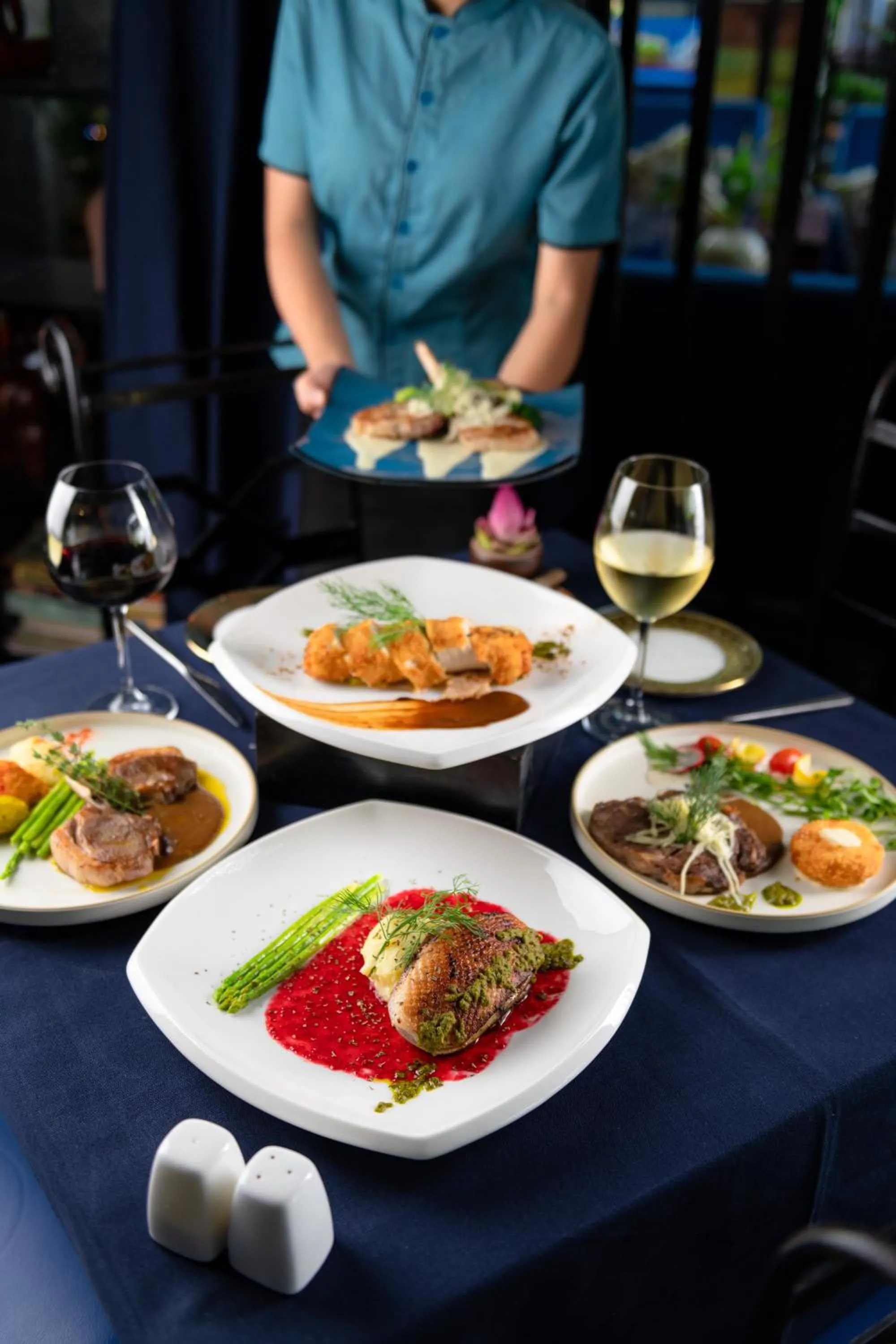 Food and drinks in Bayon Modern Residence