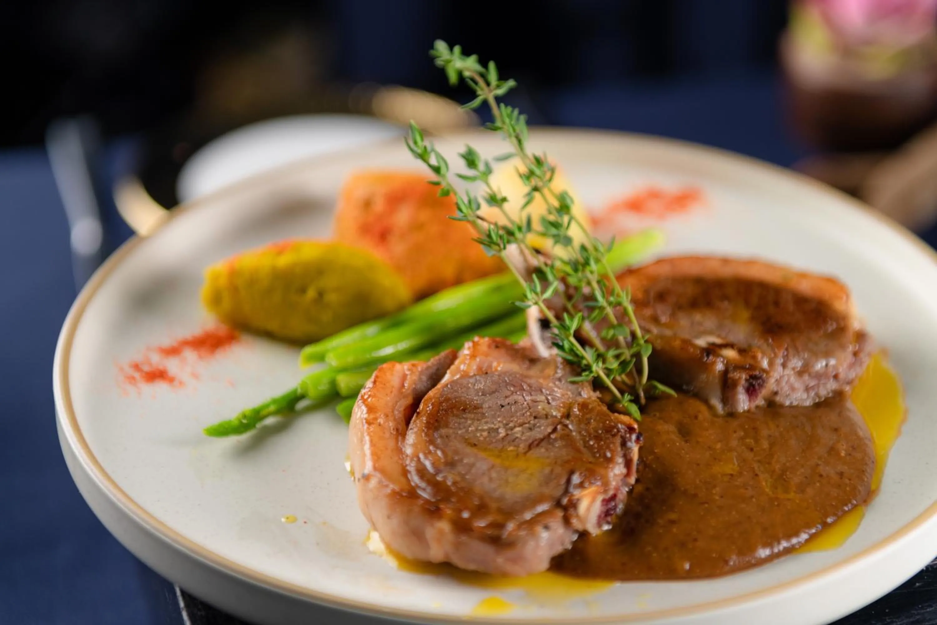 Food and drinks in Bayon Modern Residence