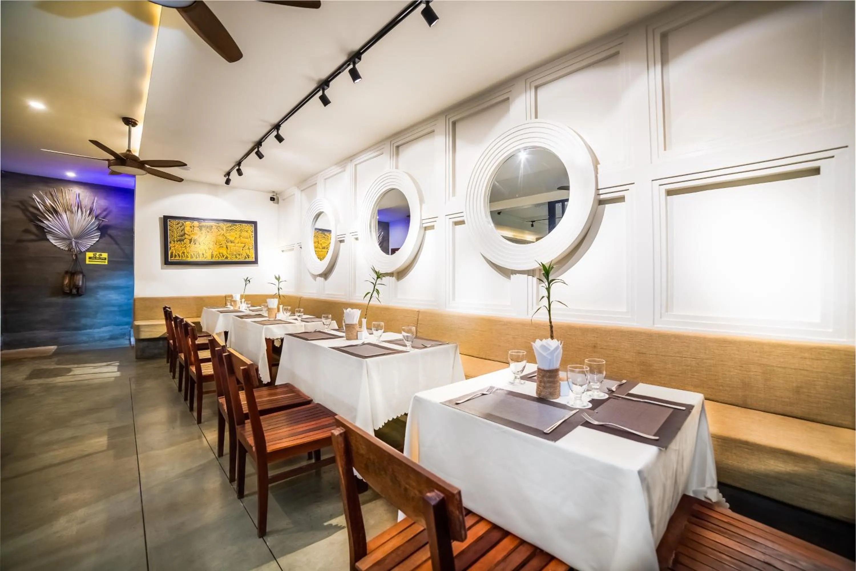 Restaurant/places to eat in Bayon Modern Residence