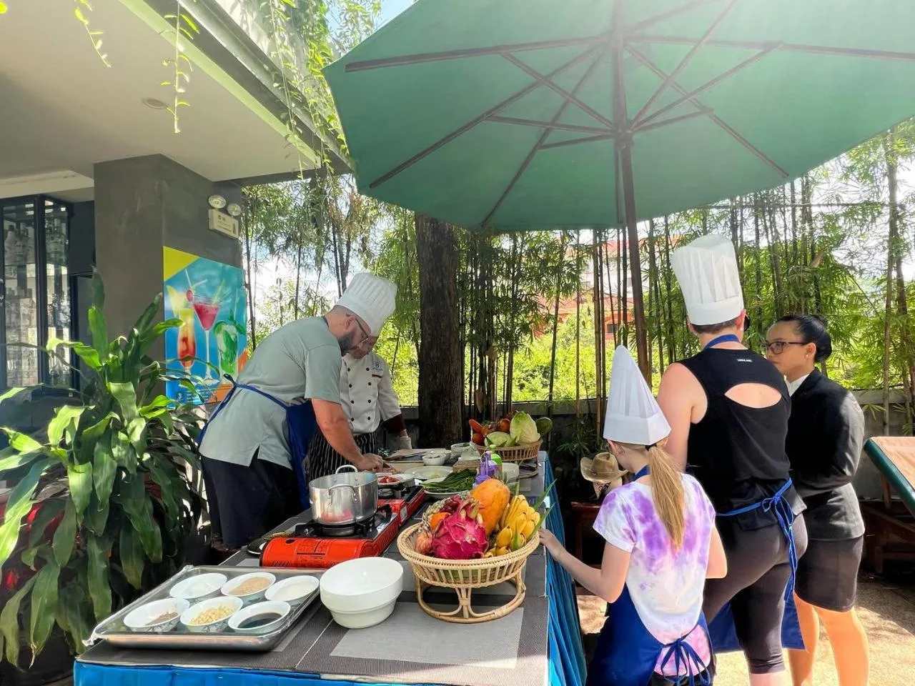 Restaurant/places to eat in Bayon Modern Residence