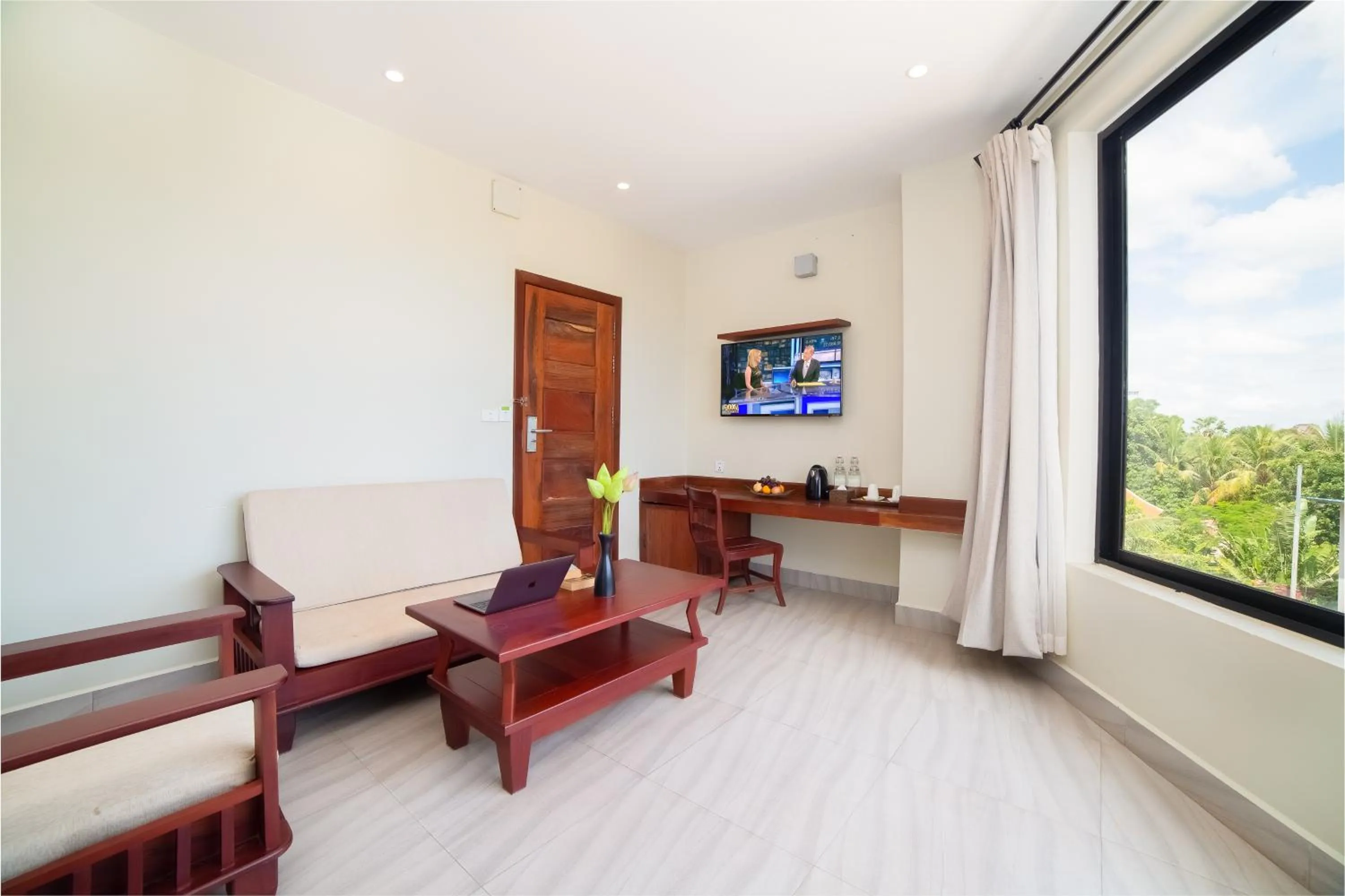 Communal lounge/ TV room in Bayon Modern Residence