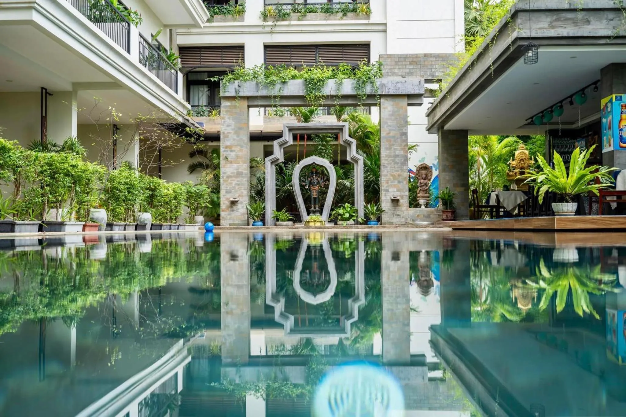 Swimming pool in Bayon Modern Residence