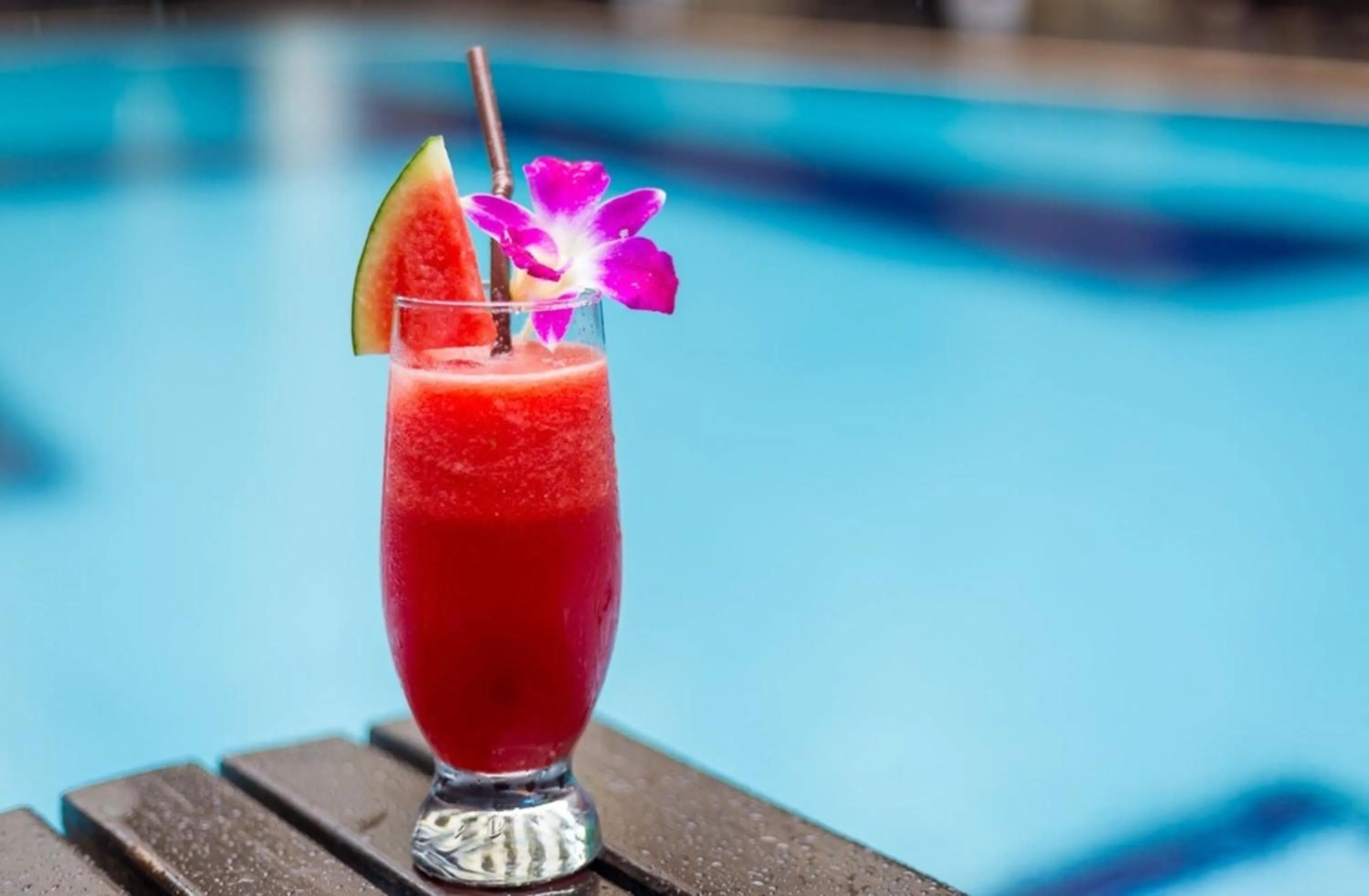 Drinks in Bayon Modern Residence