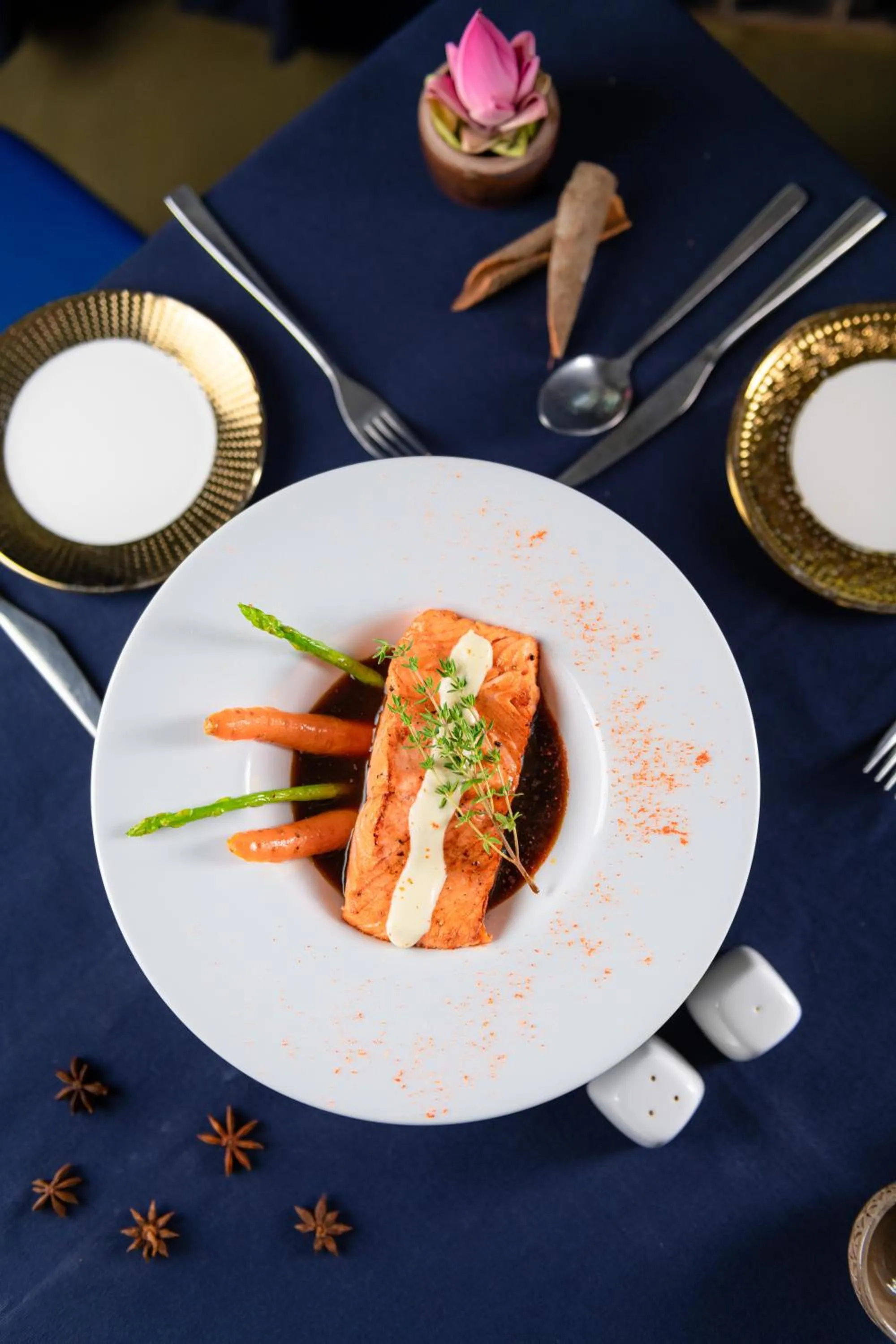 Food and drinks in Bayon Modern Residence