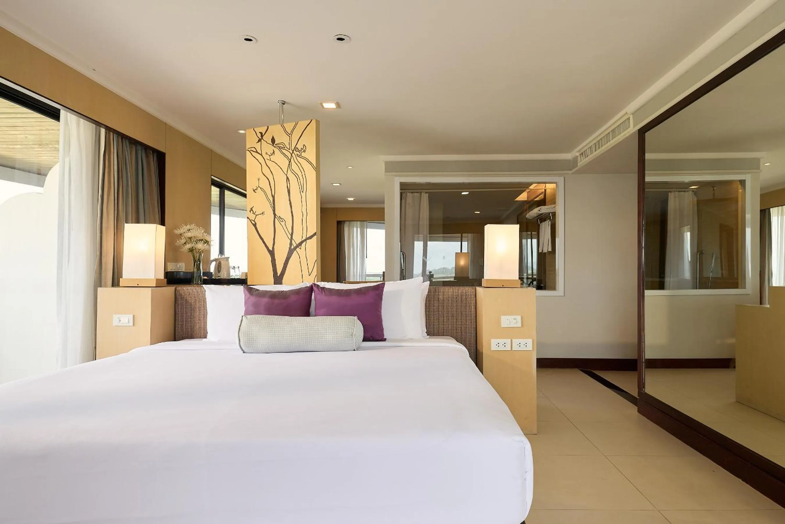 Guests, Bed in Rua Rasada Hotel - The Ideal Venue for Meetings & Events