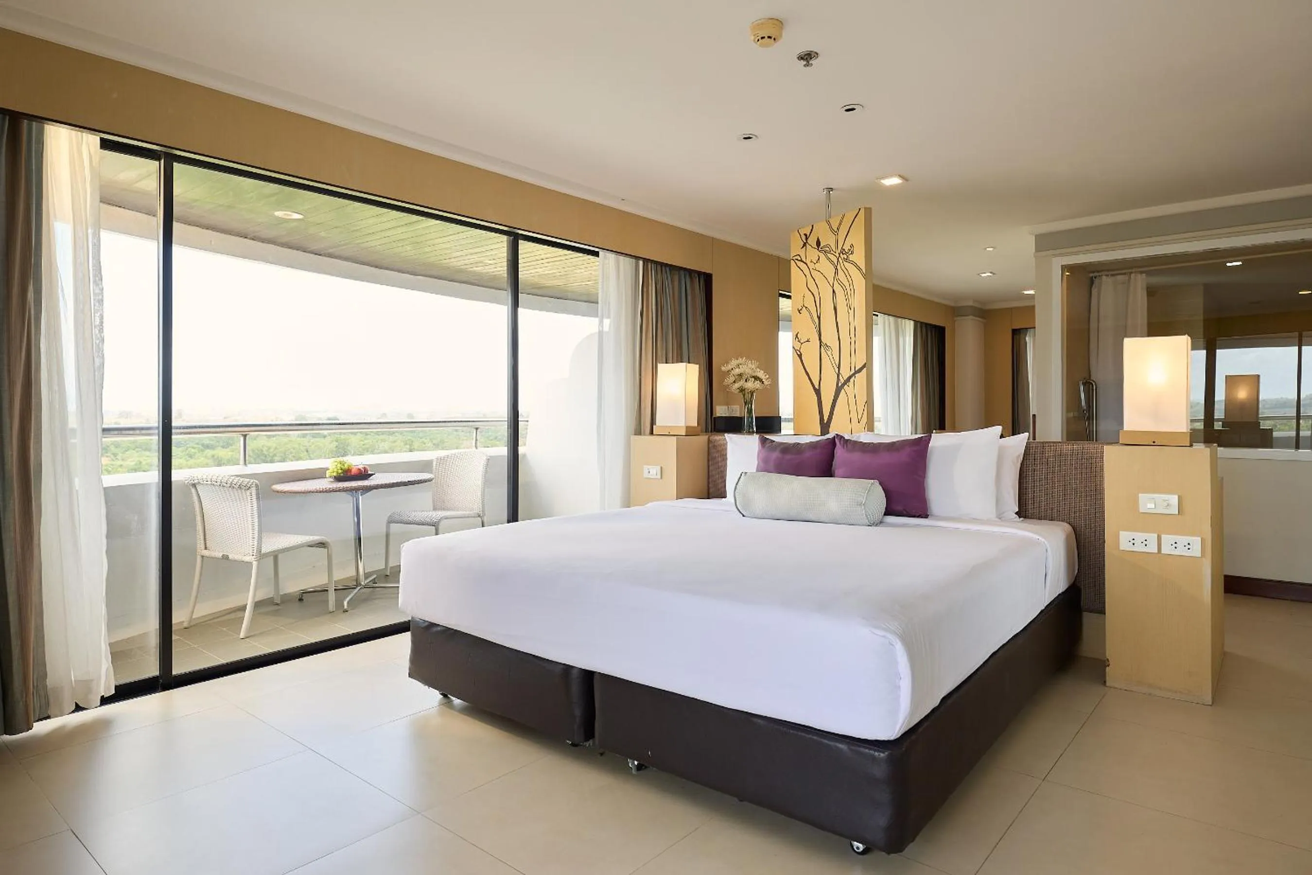 Guests, Bed in Rua Rasada Hotel - The Ideal Venue for Meetings & Events