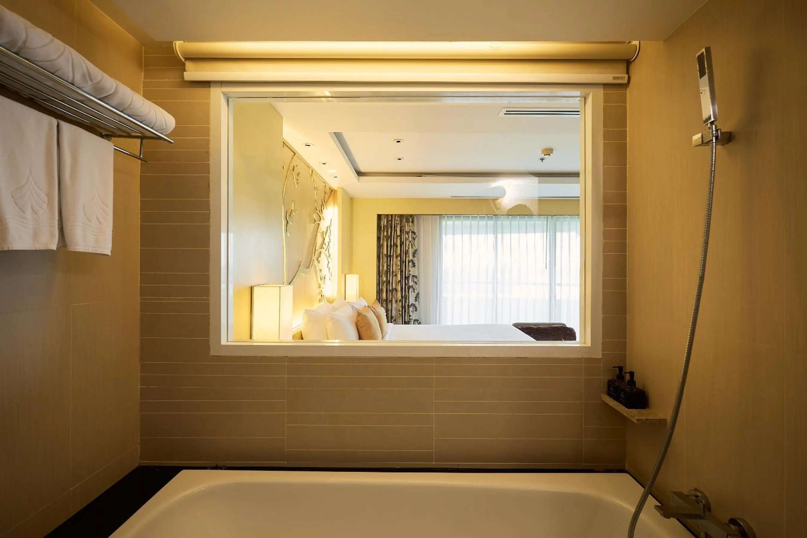 Guests in Rua Rasada Hotel - The Ideal Venue for Meetings & Events