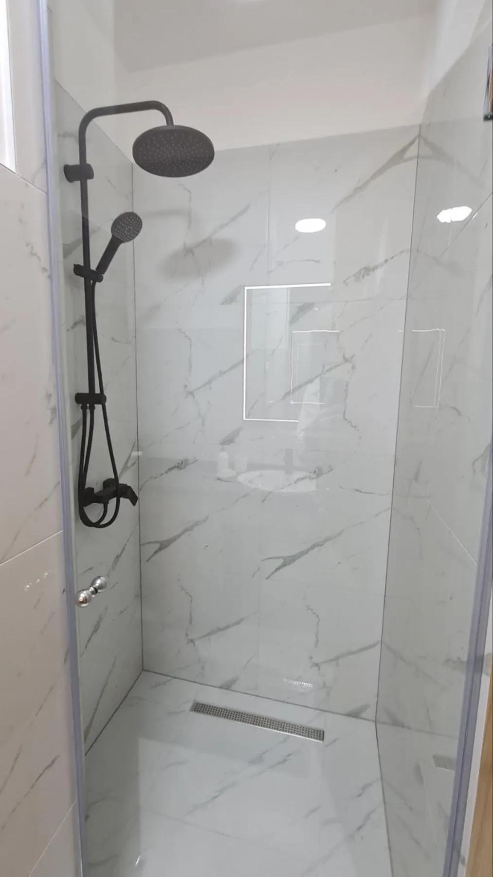 Shower in Hotel Kakanj