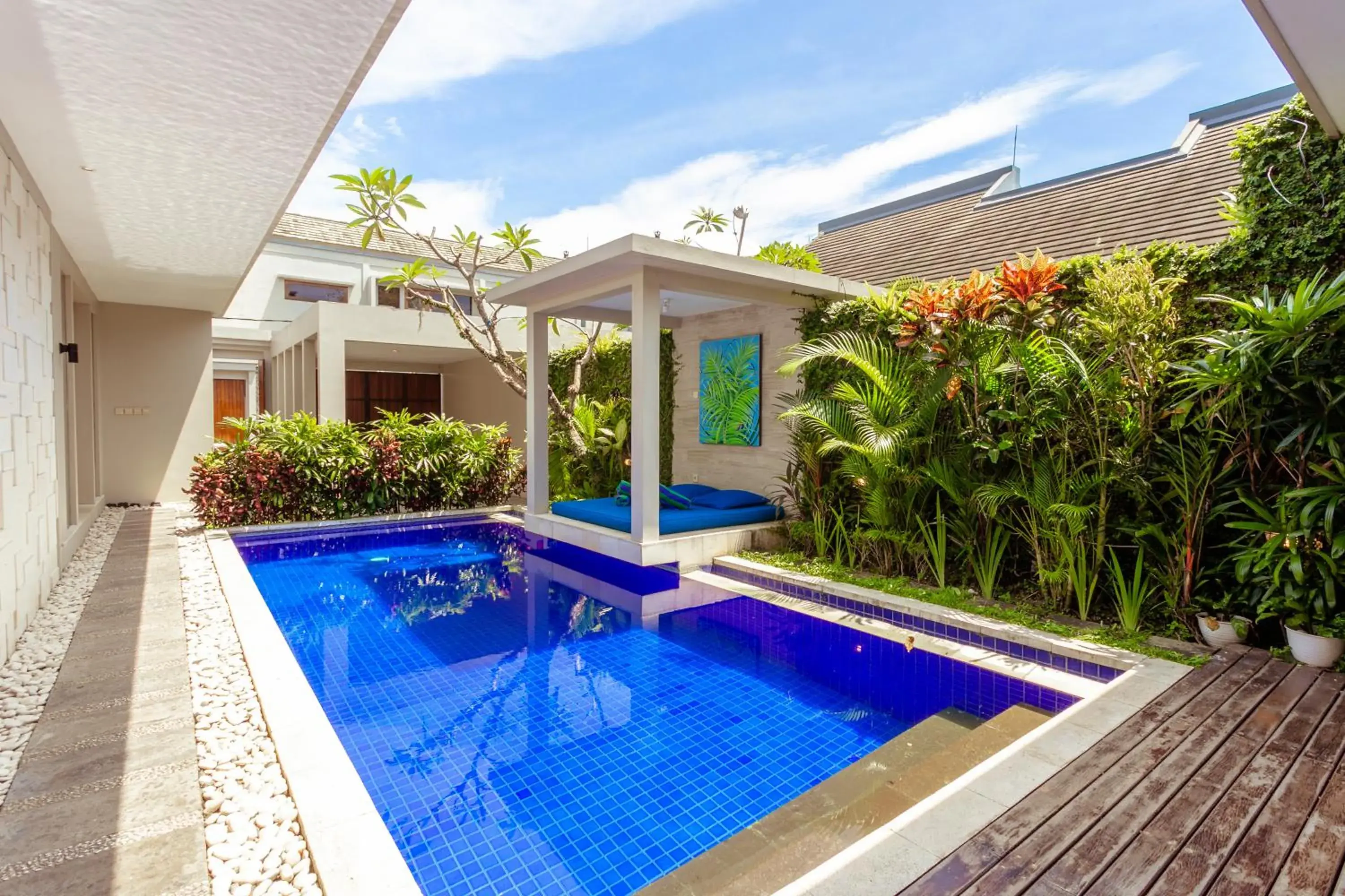 Property building in Bali Easy Living Canggu Property building in Bali Easy Living Canggu