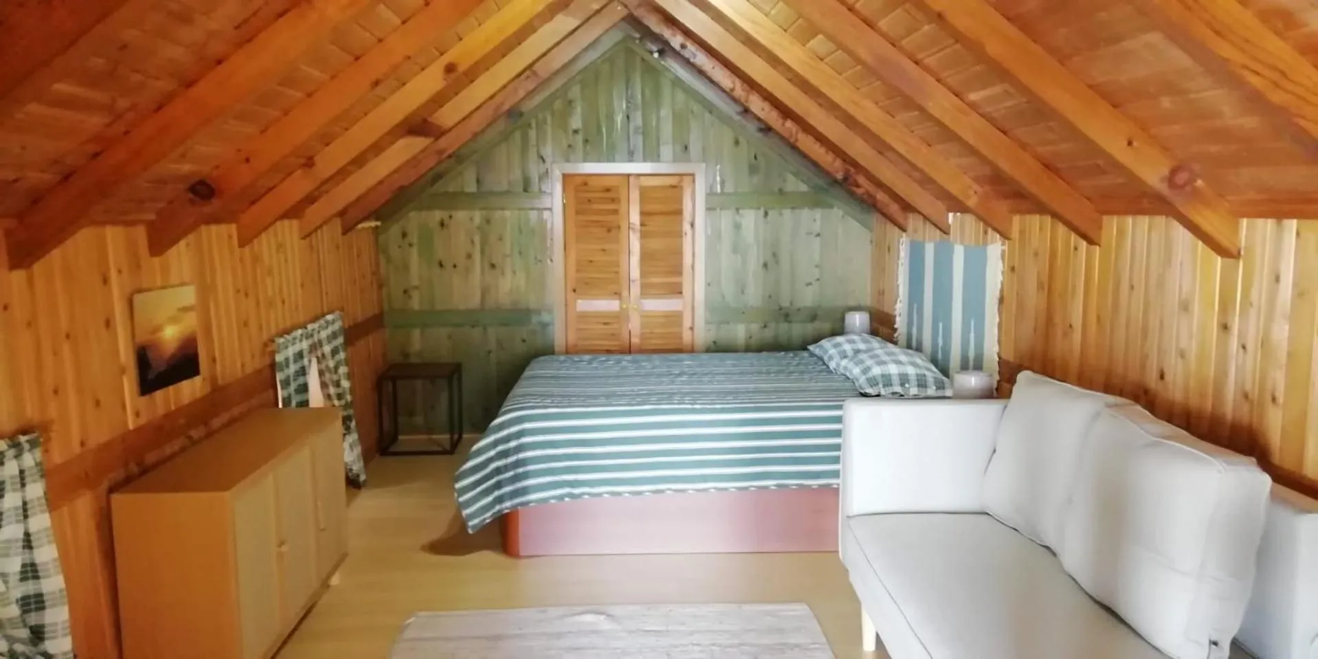 Bed in Ocean View Cottage