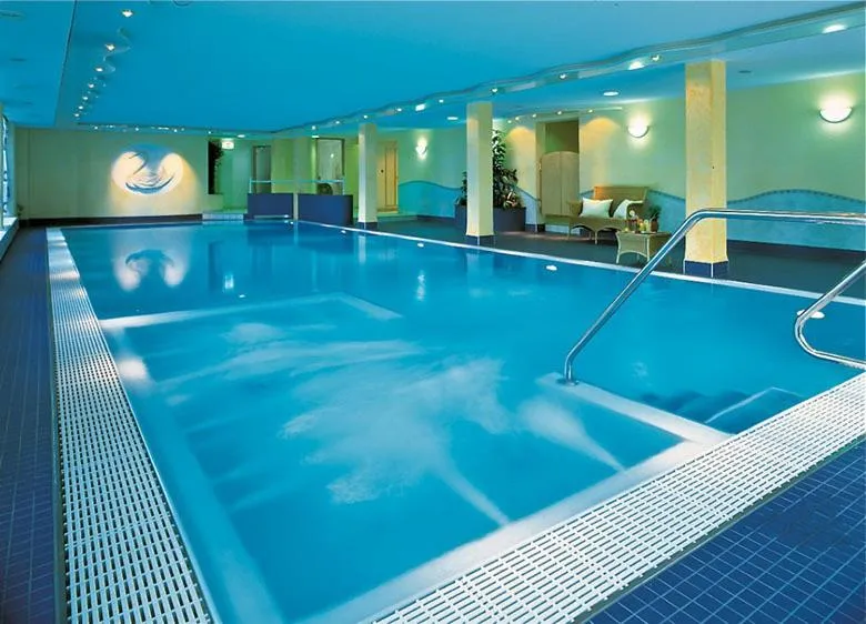 Swimming pool in Hotel Schwanen Kälberbronn