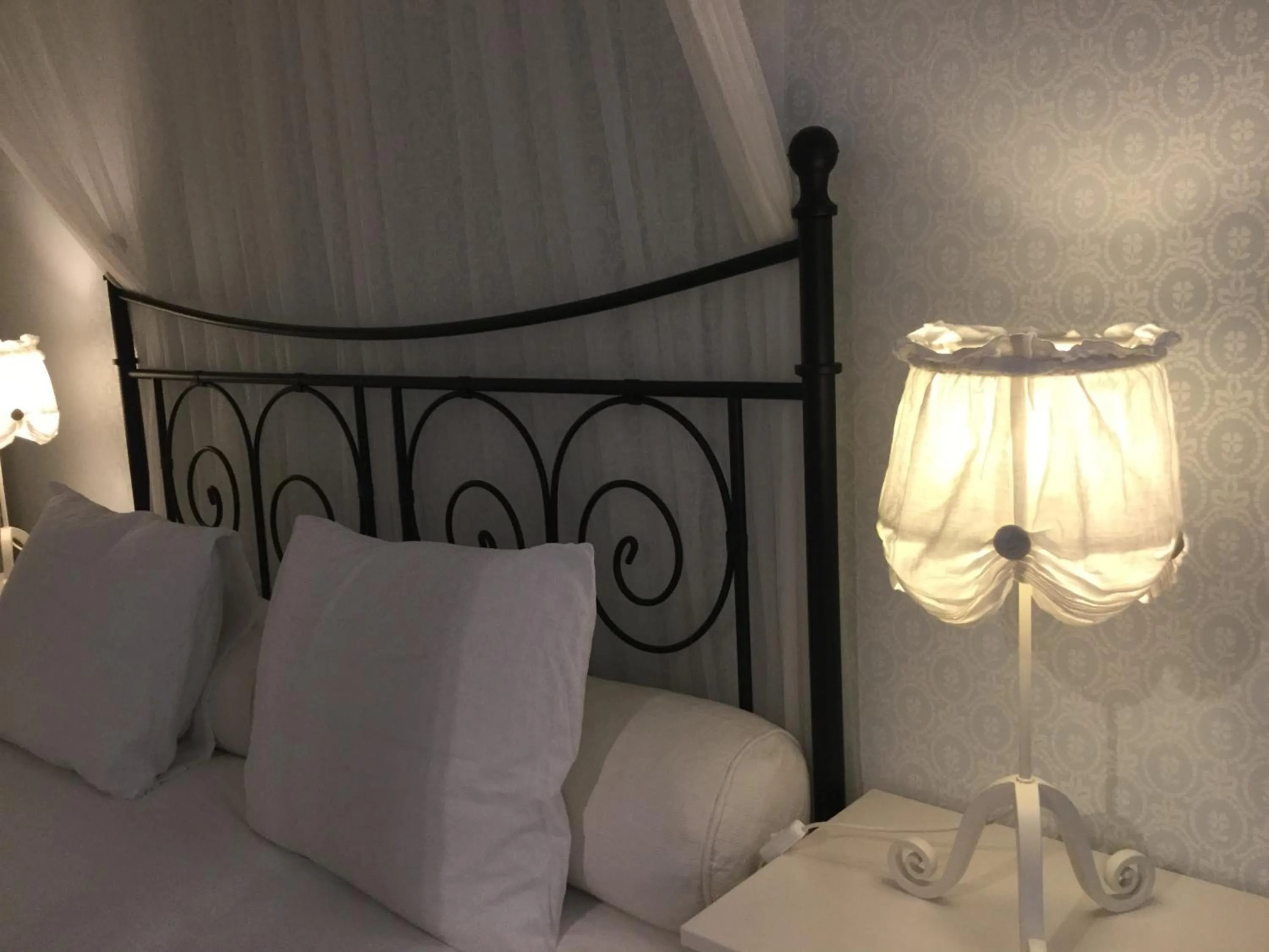 Decorative detail, Bed in B&B Wellness Yoake