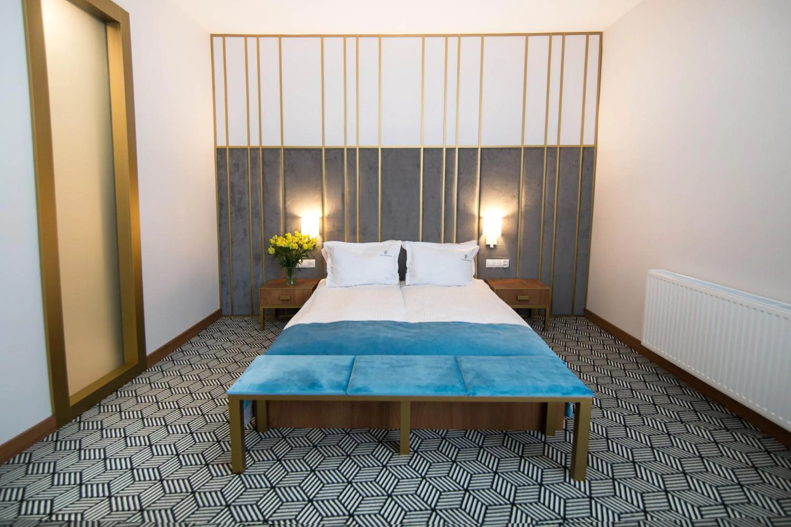 Photo of the whole room, Bed in Platinum Residence Boutique