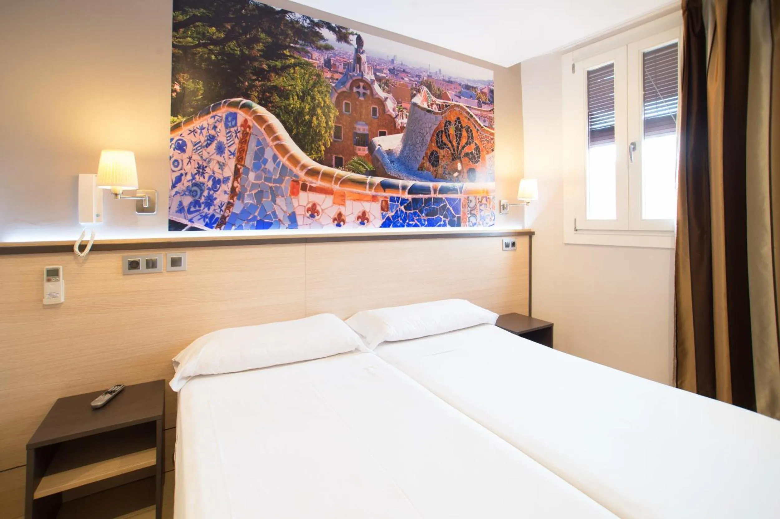 Decorative detail, Bed in Hostal Las Flores Ramblas