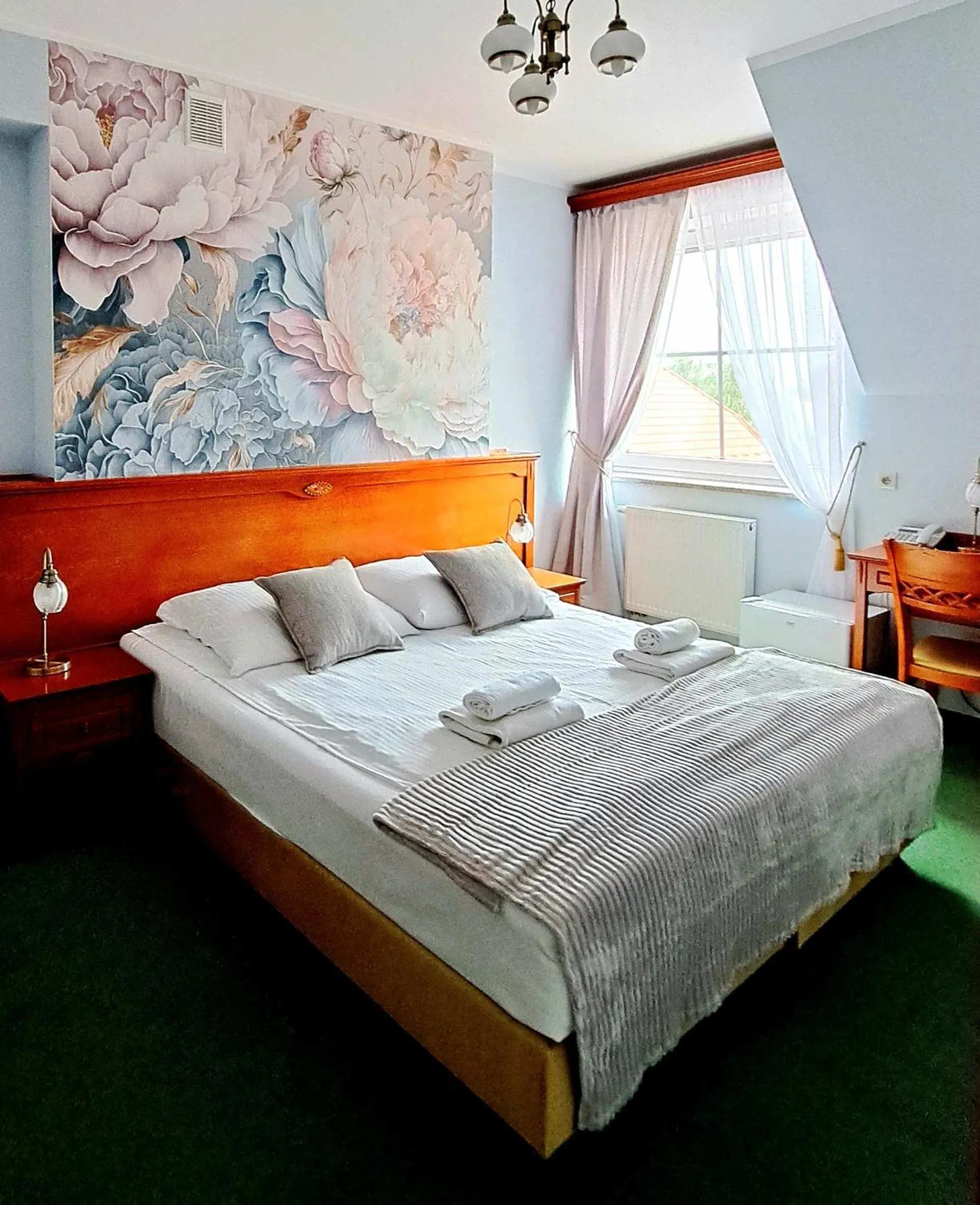 Photo of the whole room, Bed in Senator Gran Via