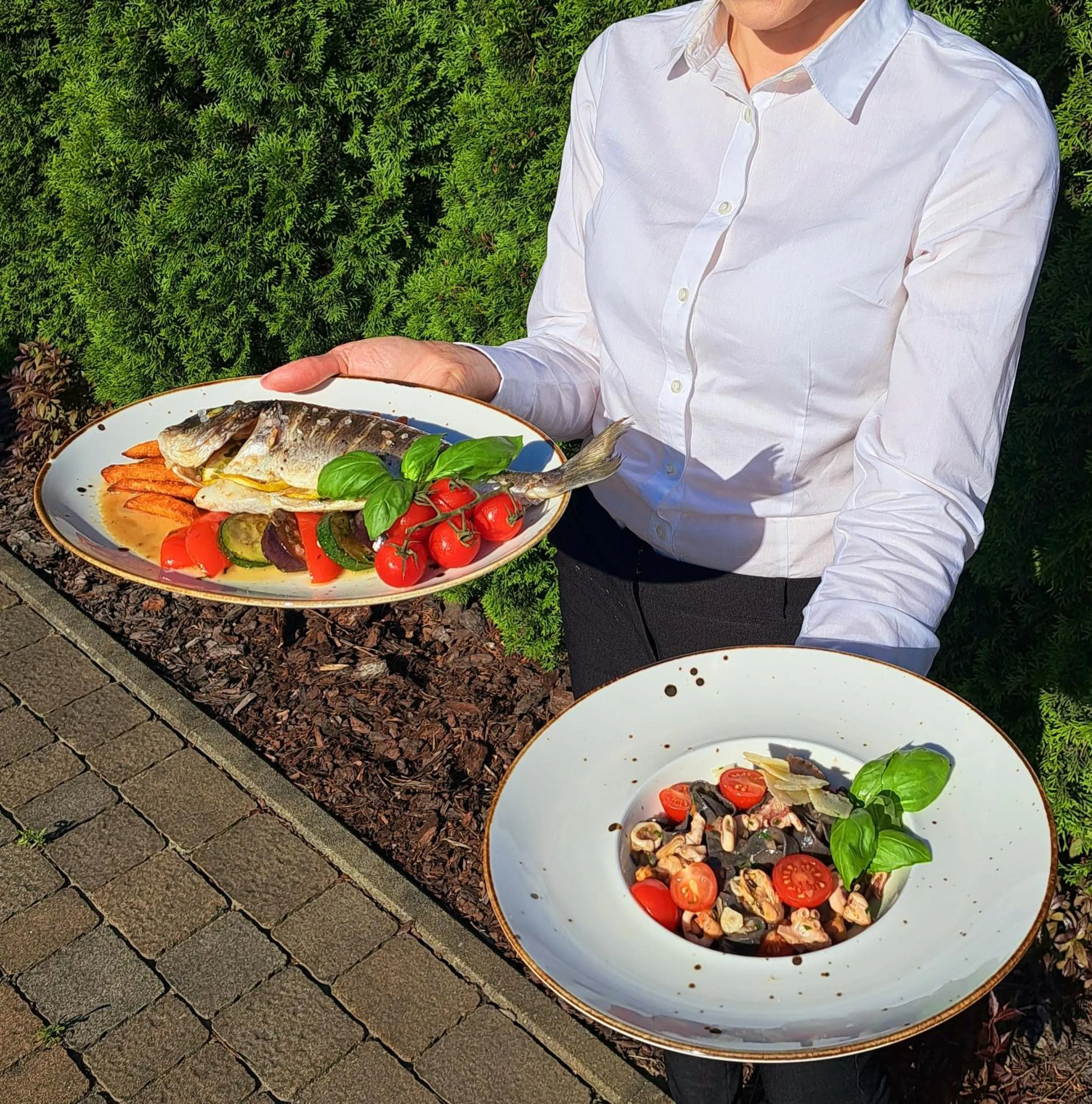 Restaurant/places to eat in Senator Gran Via