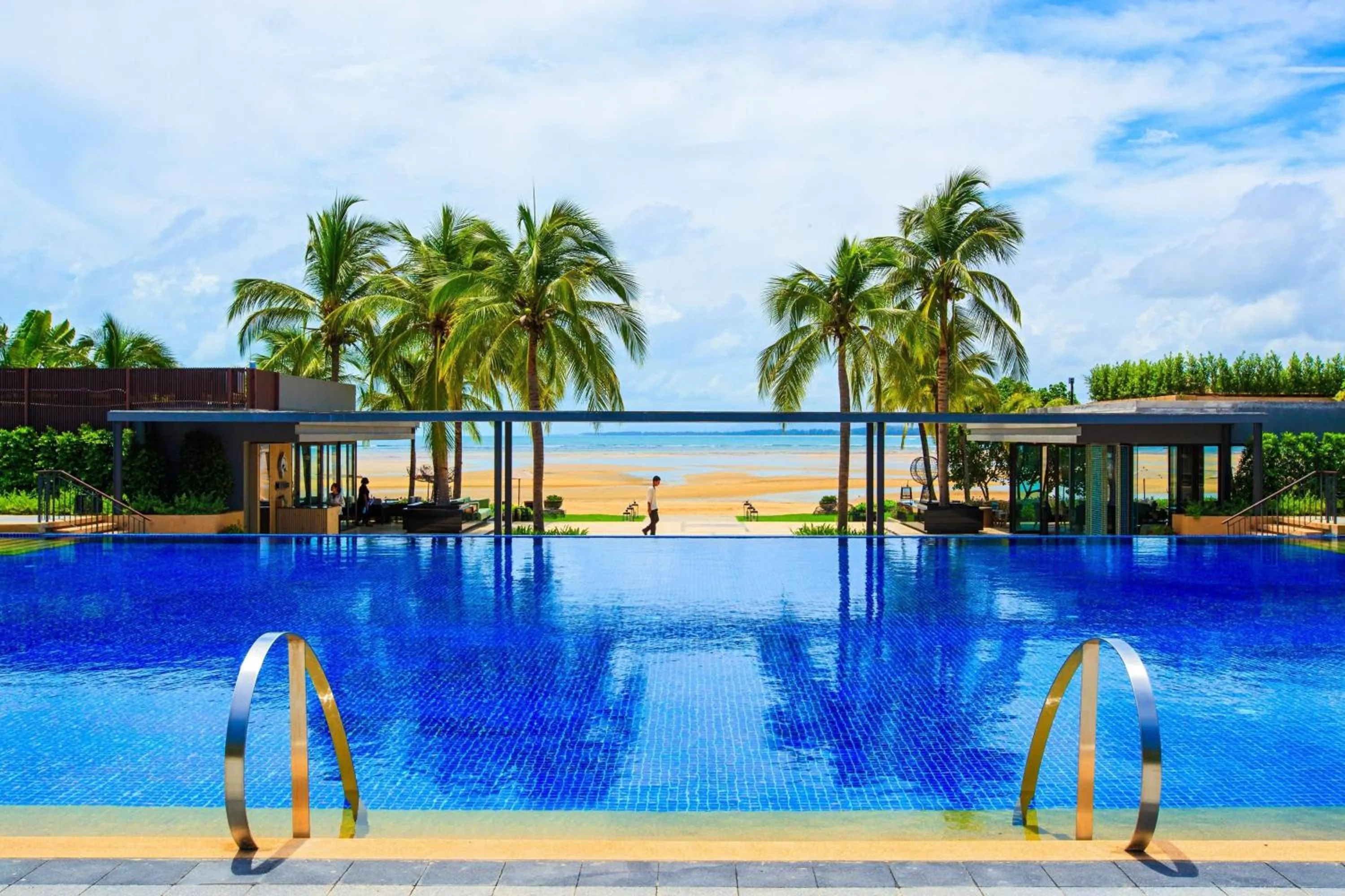 Swimming pool in Phuket Marriott Resort and Spa, Nai Yang Beach