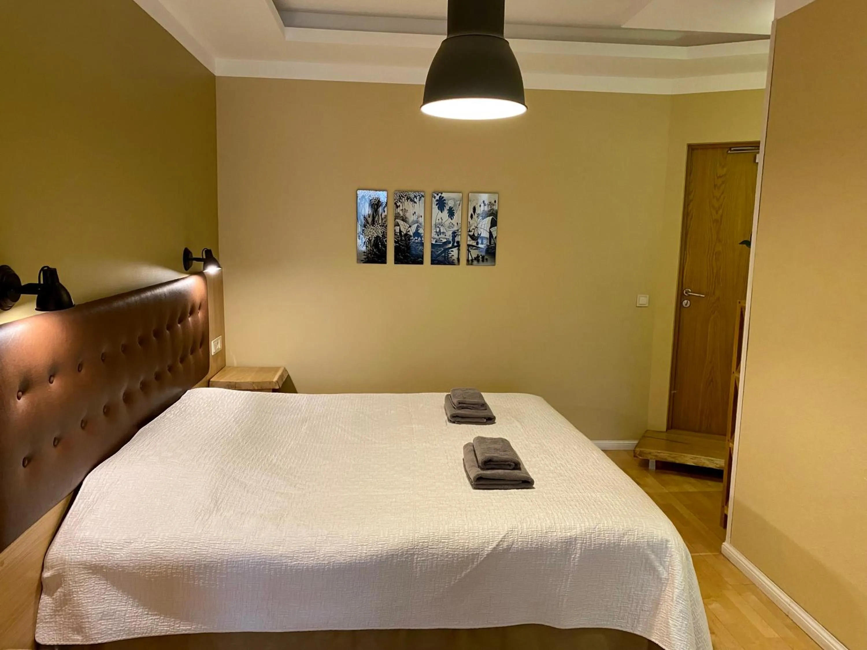 Bed in Veeriku Villa