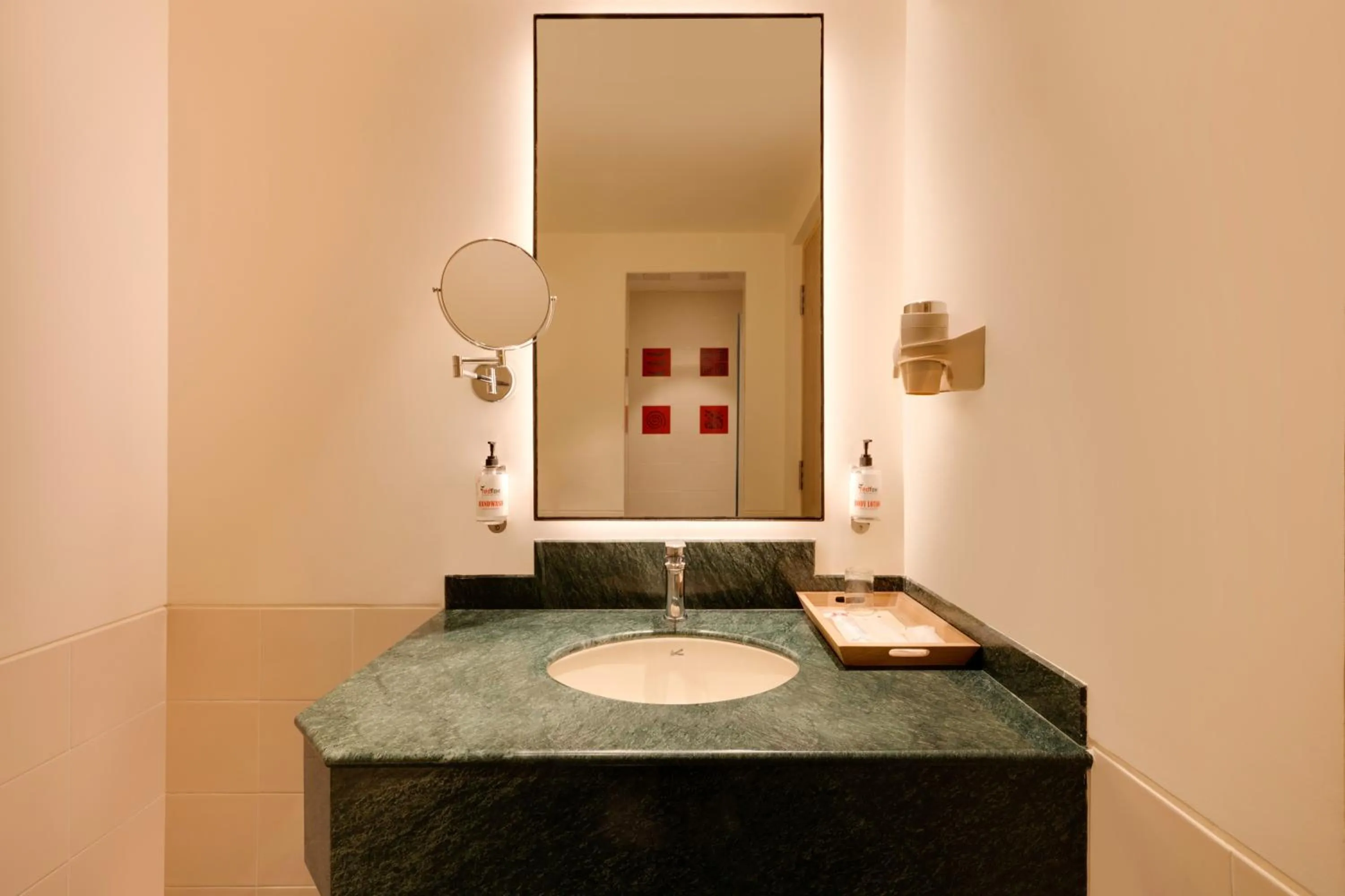 Red Fox by Lemon Tree Hotels, Hyderabad