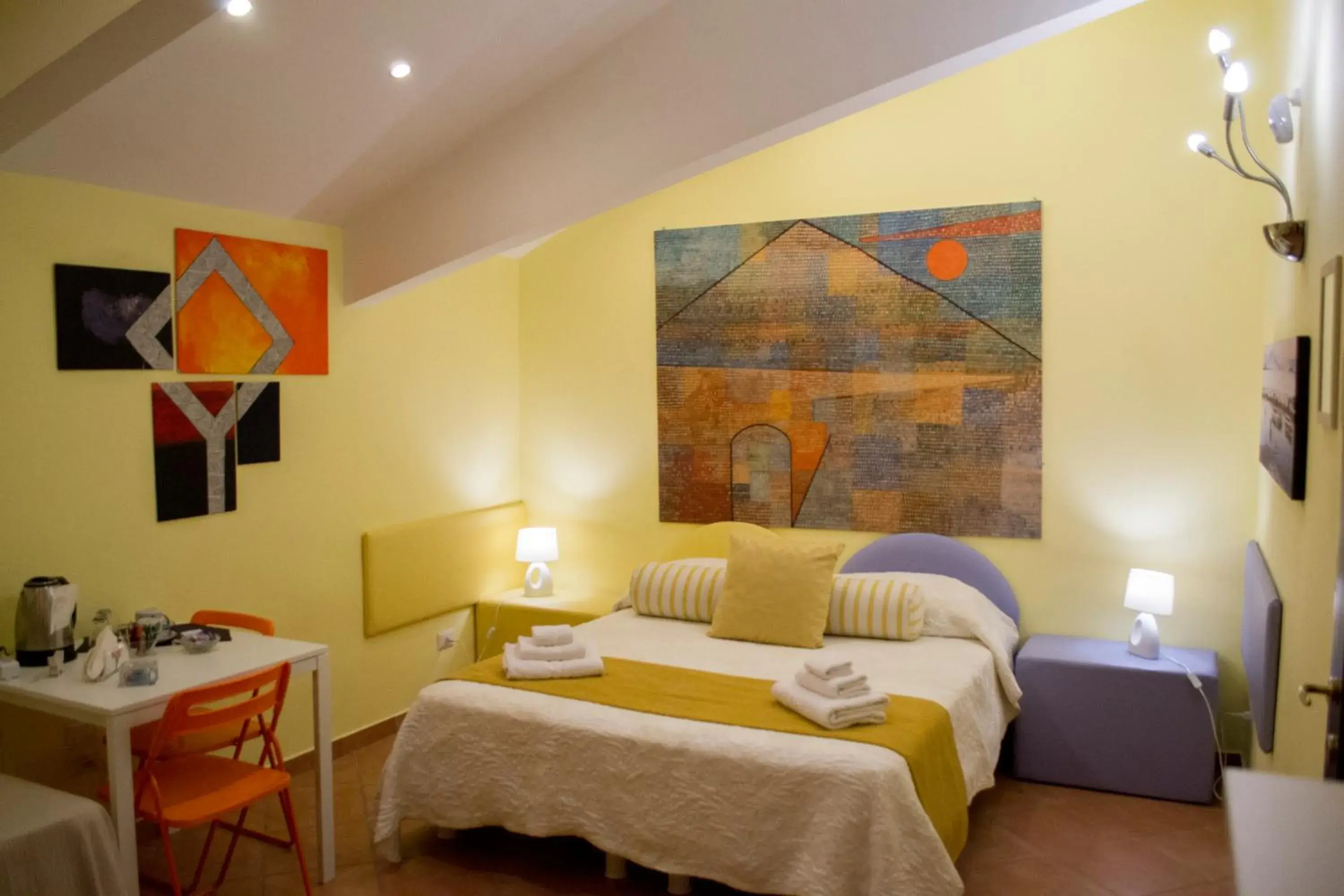 Double or Twin Room with Private External Bathroom - single occupancy in La Gemma Double or Twin Room with Private External Bathroom - single occupancy in La Gemma
