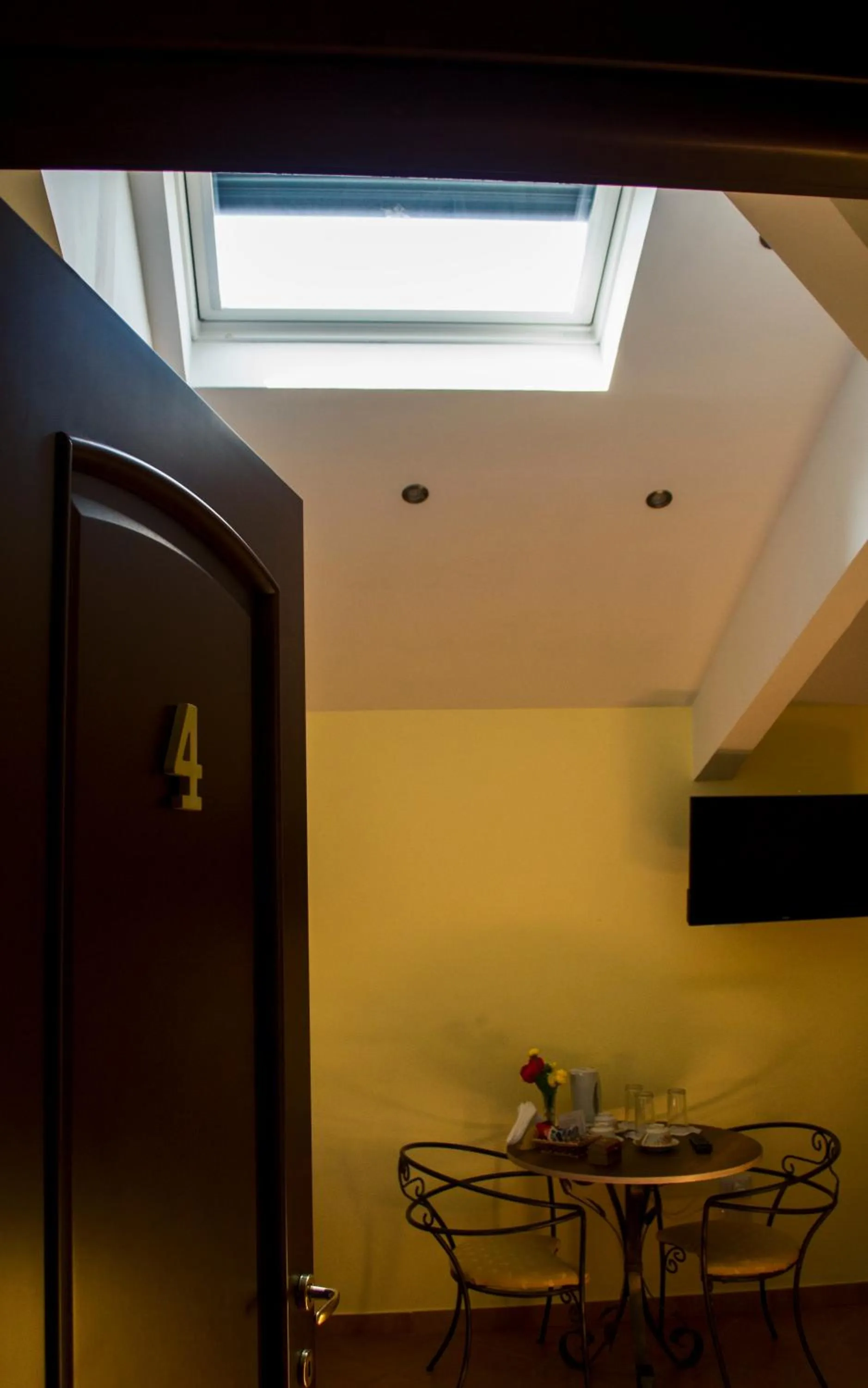 Photo of the whole room in La Gemma