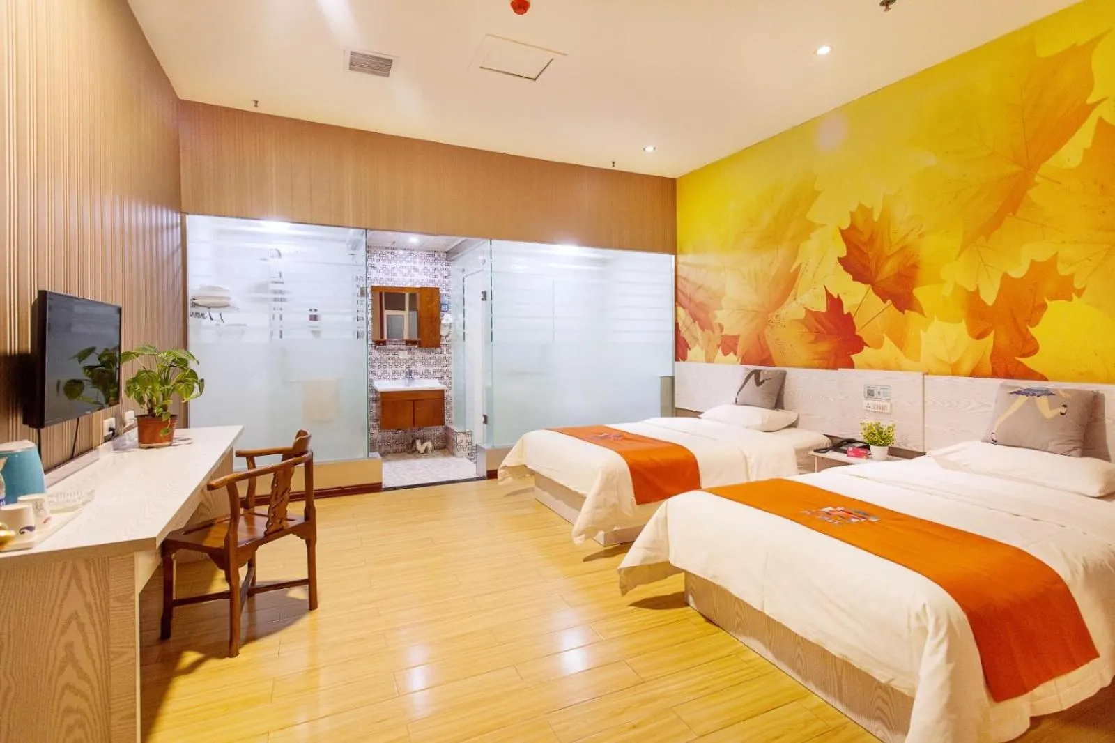 Bed in Pai Hotel Xian Zhonglou Huimin Street Subway Station