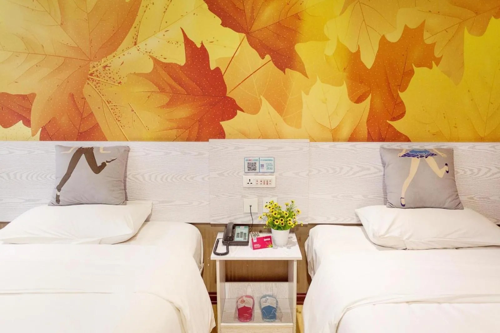 Bed in Pai Hotel Xian Zhonglou Huimin Street Subway Station