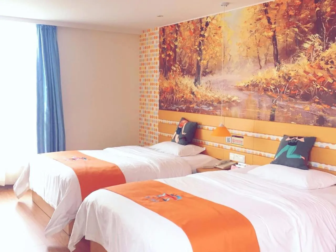 Bed in Pai Hotel Xian Zhonglou Huimin Street Subway Station