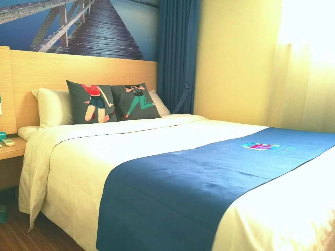 Bed in Pai Hotel Xian Zhonglou Huimin Street Subway Station