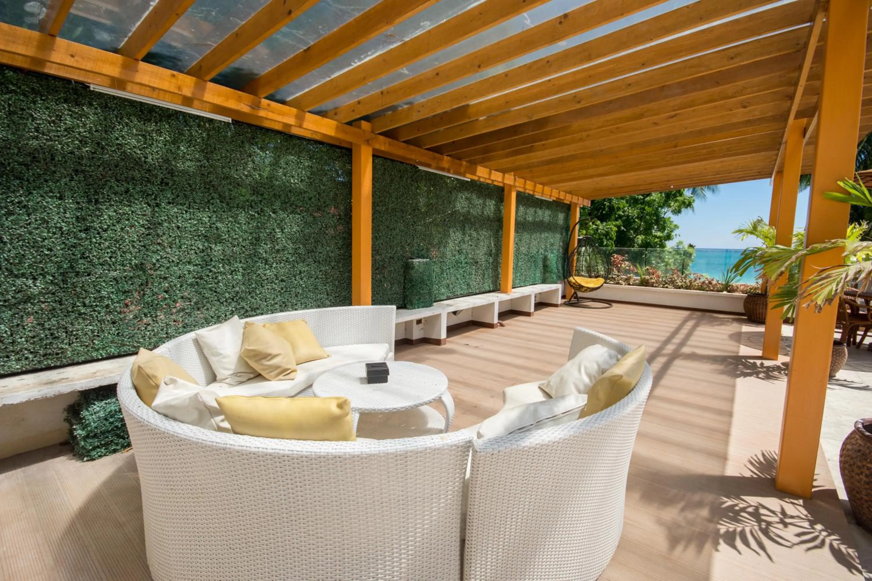 Lounge or bar in Sur Beach Resort Boracay