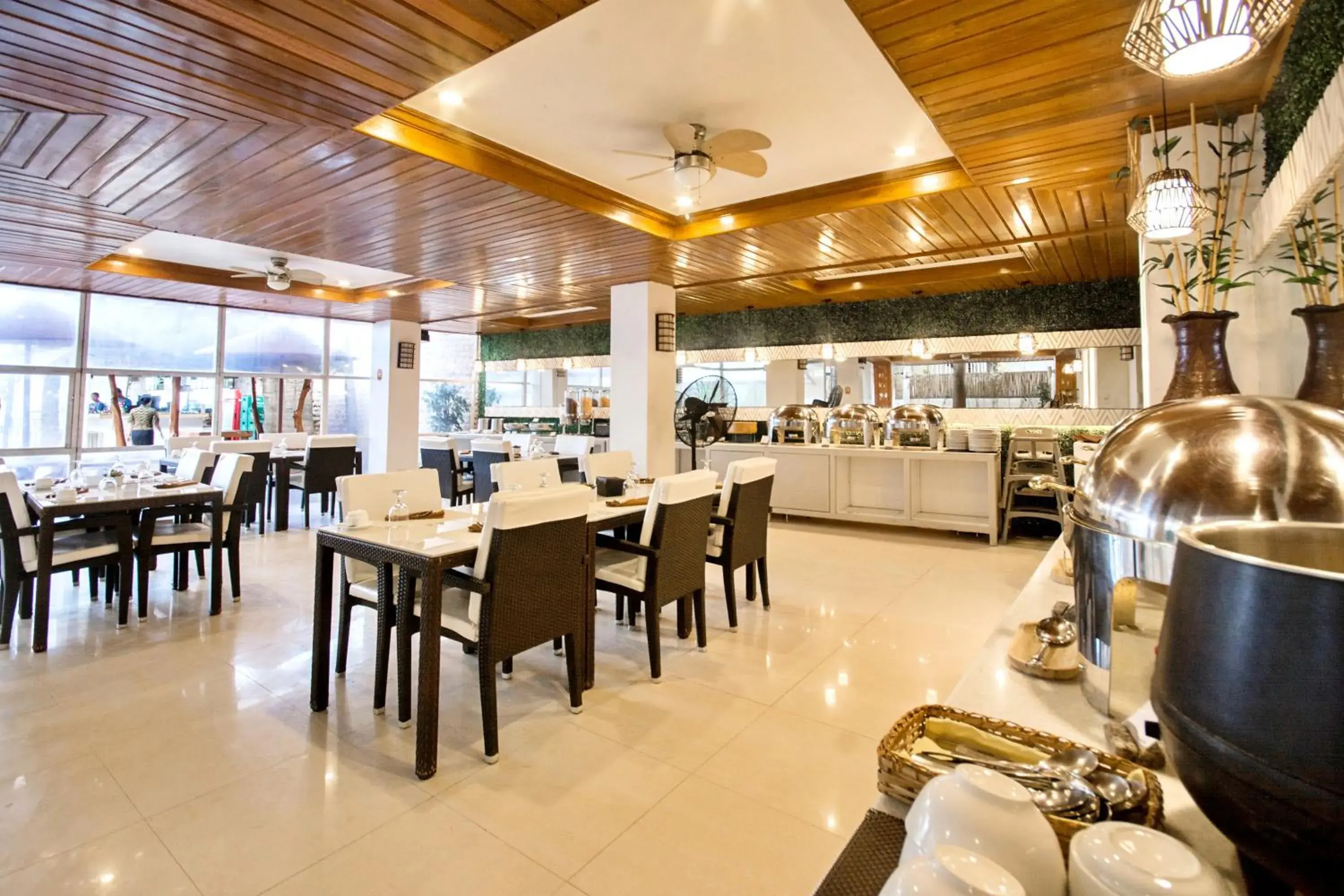 Restaurant/places to eat in Sur Beach Resort Boracay Restaurant/places to eat in Sur Beach Resort Boracay