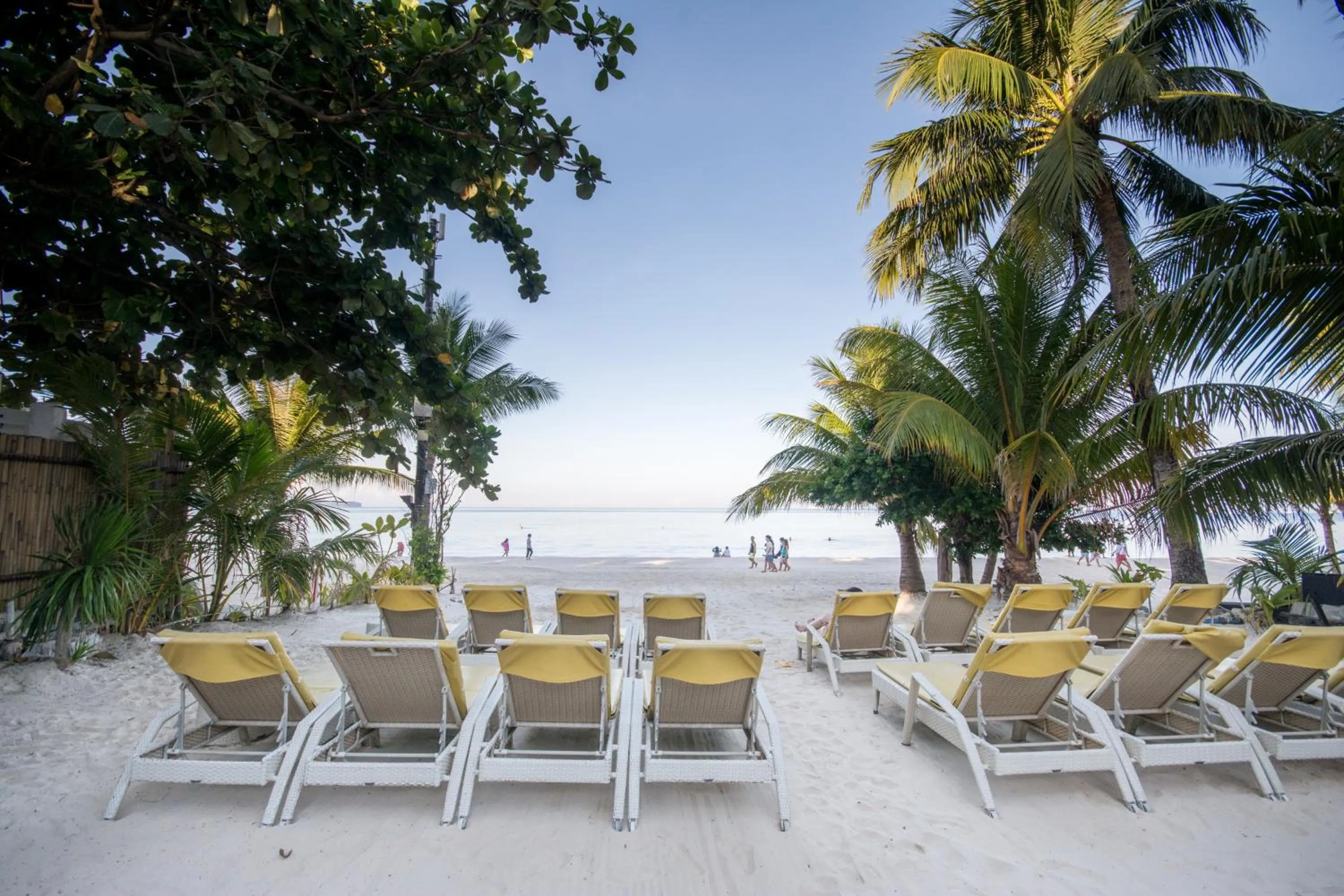 Beach in Sur Beach Resort Boracay
