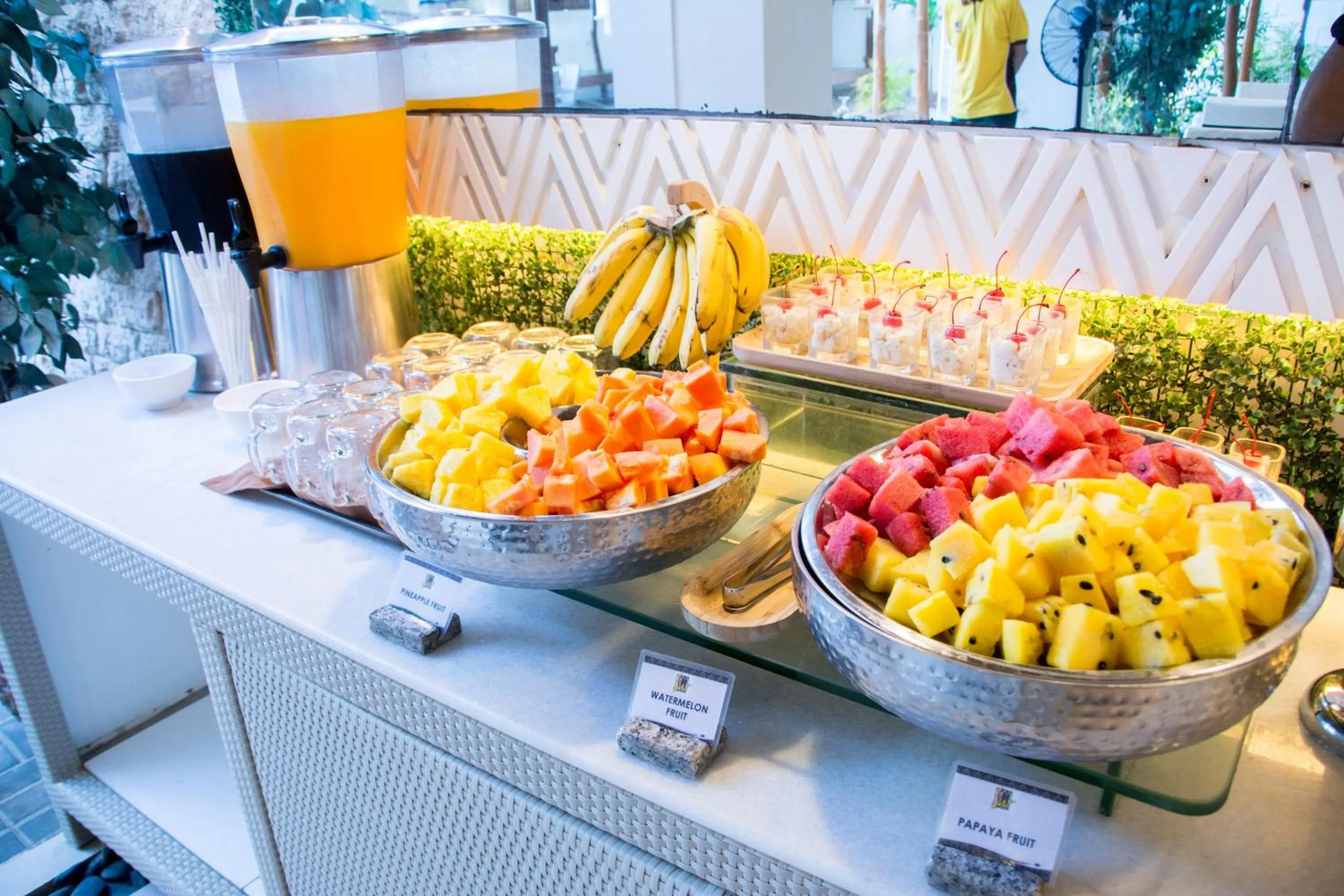 Restaurant/places to eat in Sur Beach Resort Boracay