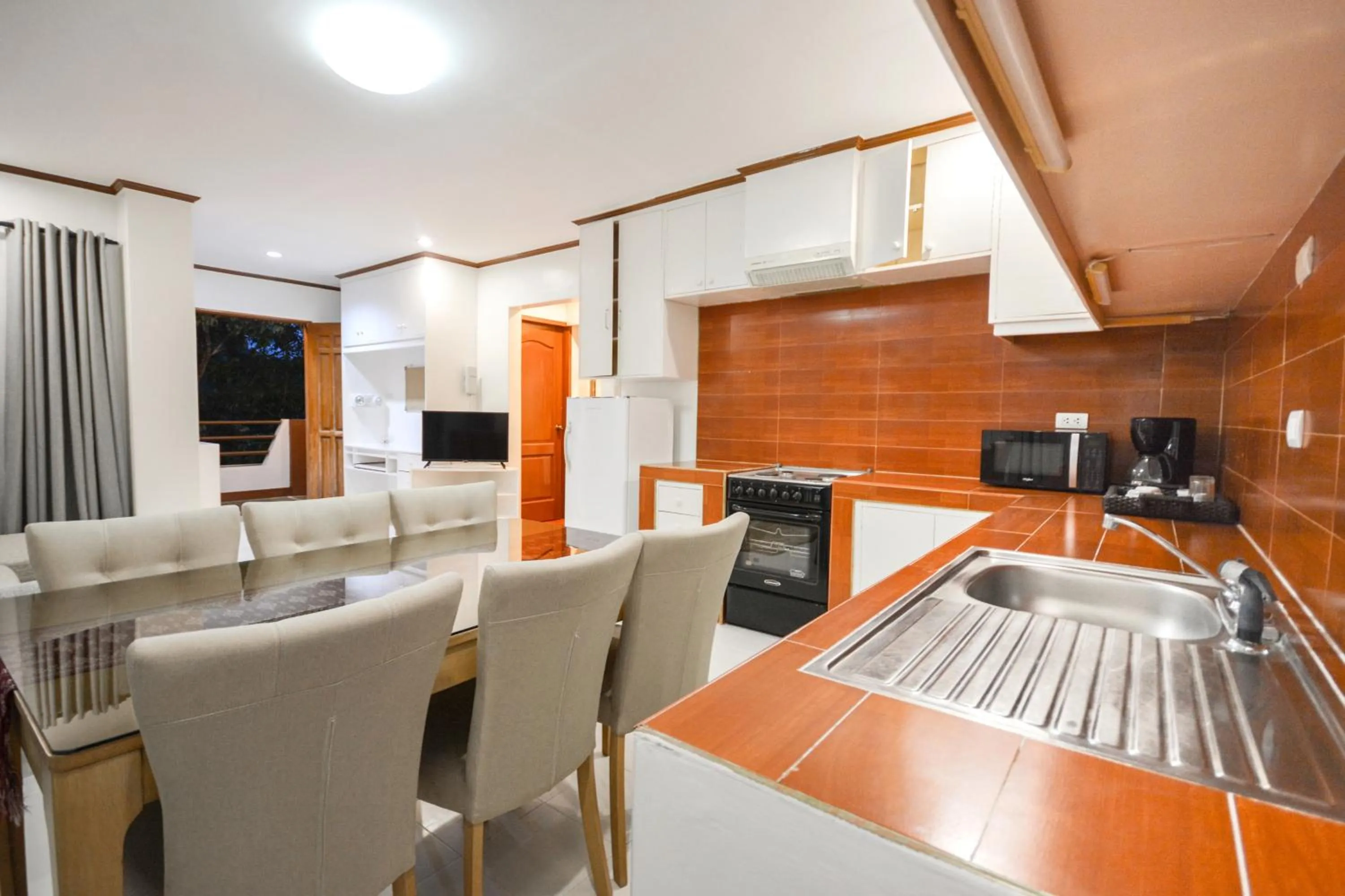 Dining area in Sur Beach Resort Boracay