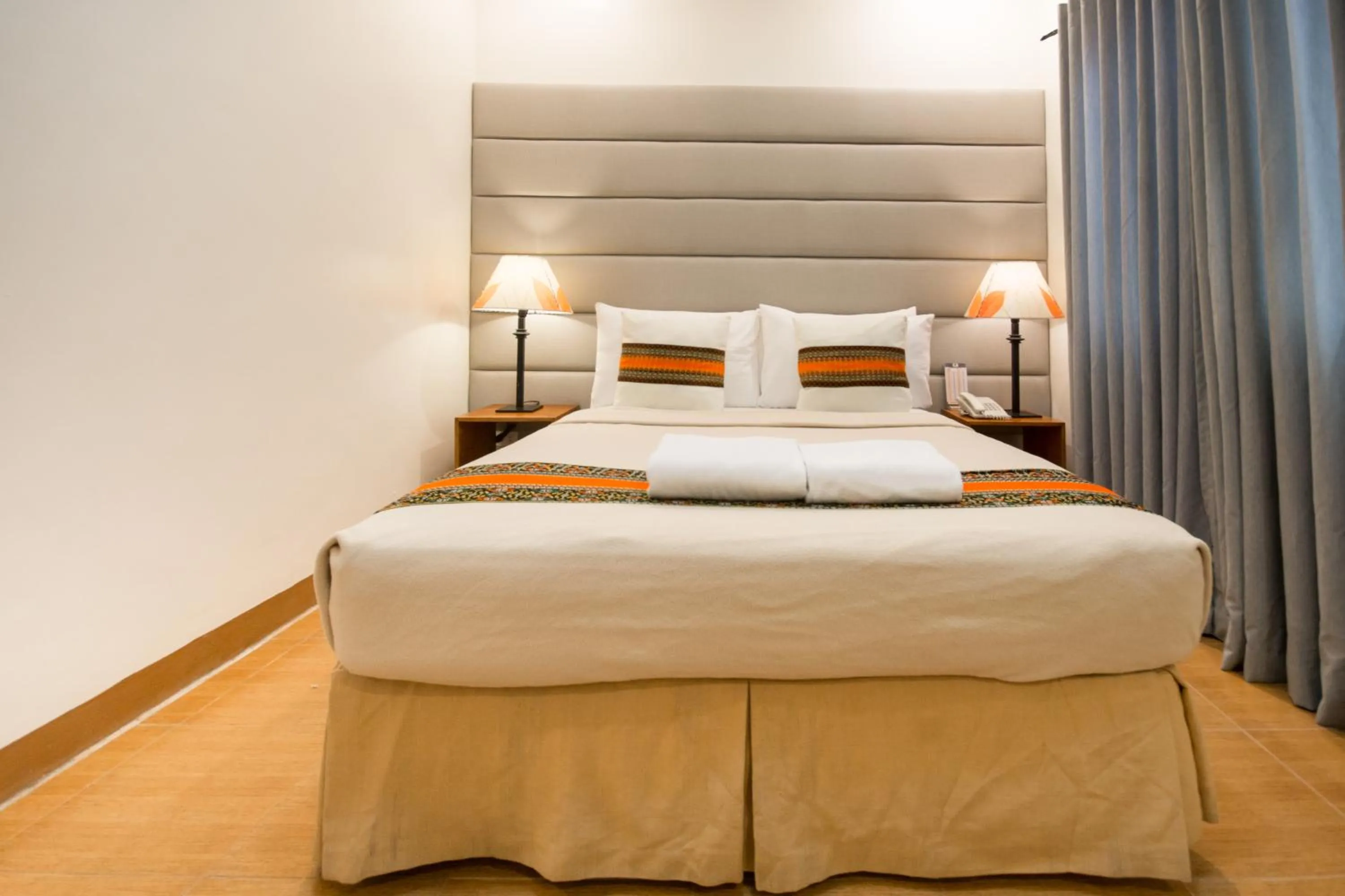 Bed in Sur Beach Resort Boracay