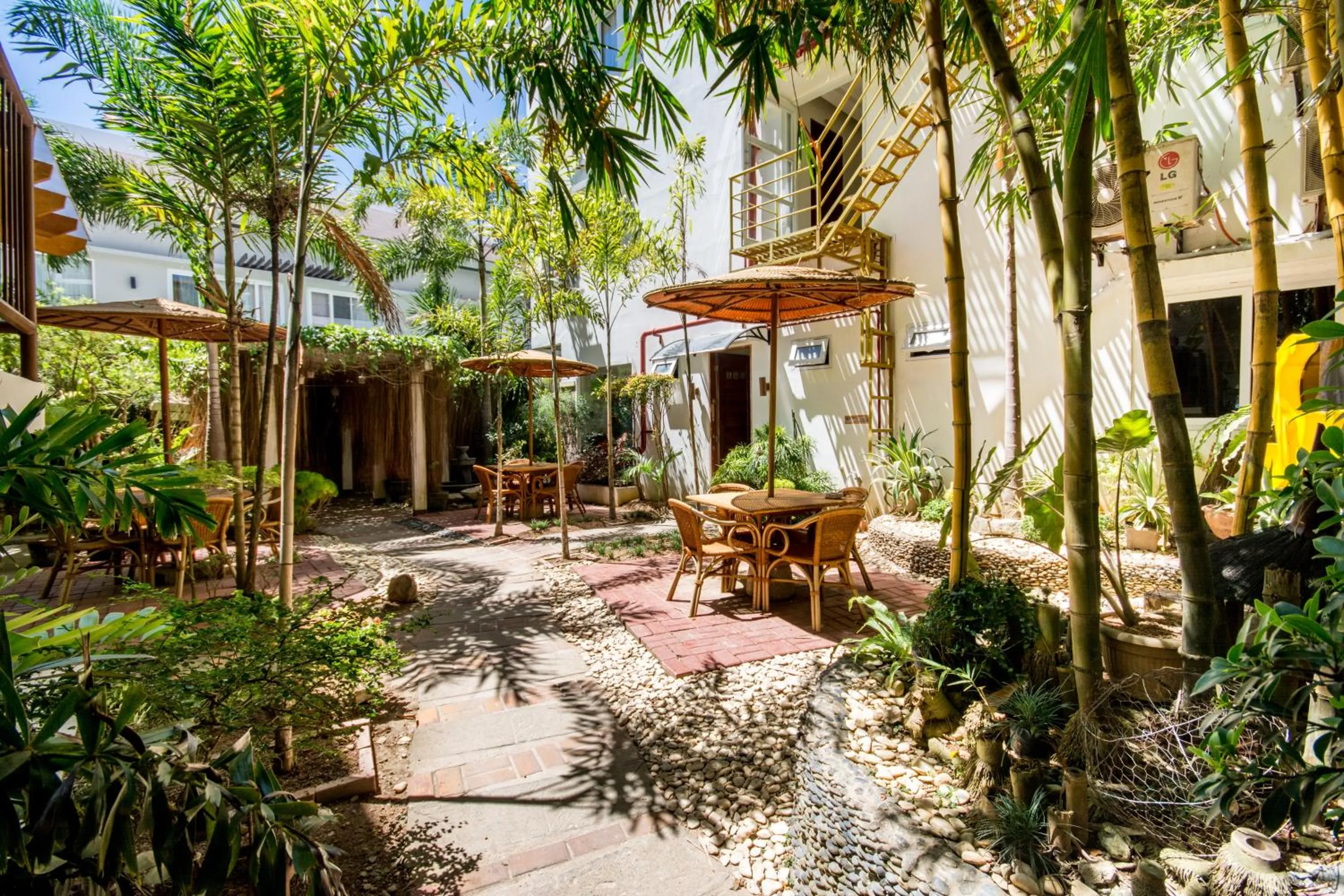 Property building in Sur Beach Resort Boracay