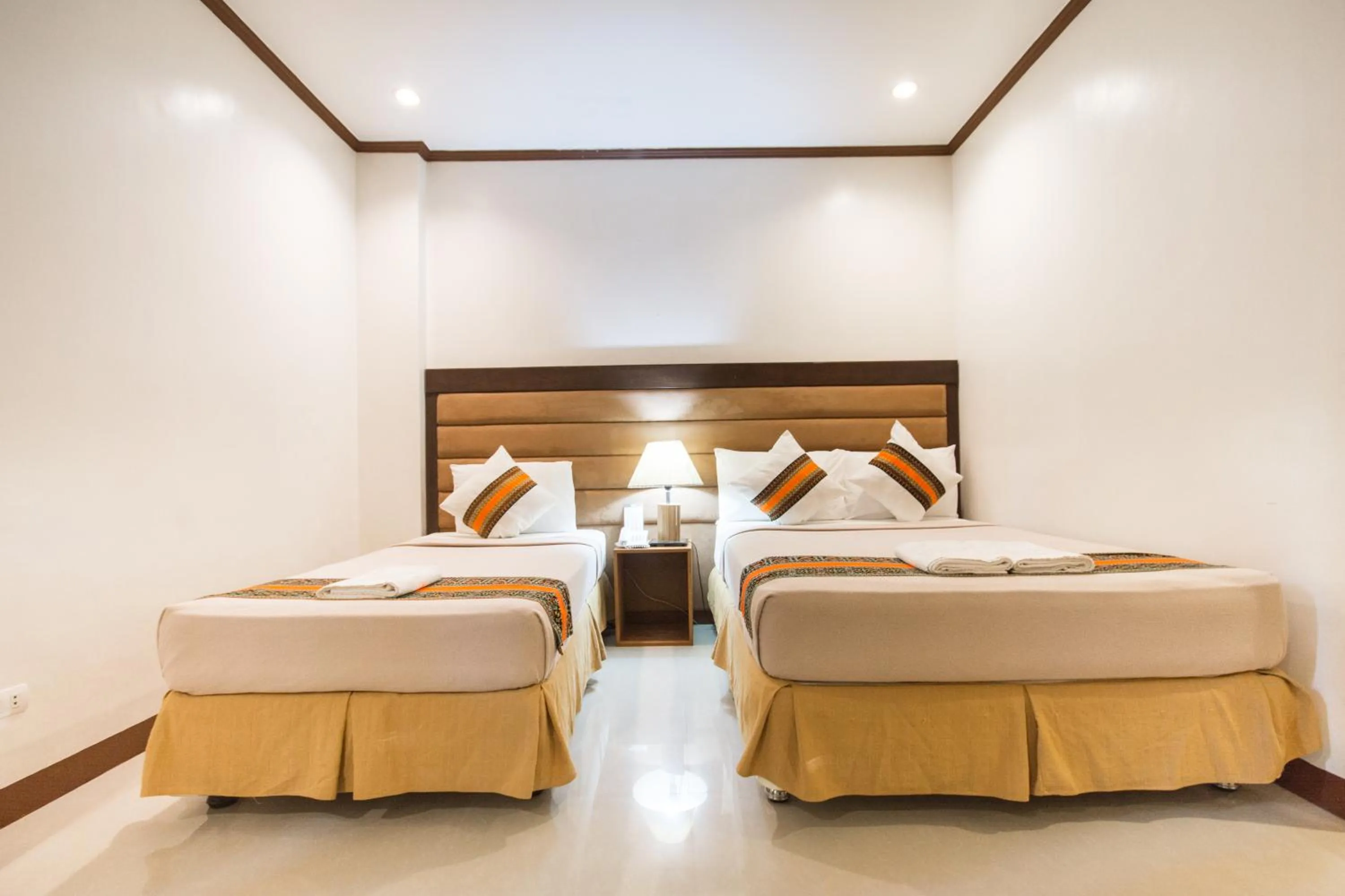 Photo of the whole room, Bed in Sur Beach Resort Boracay