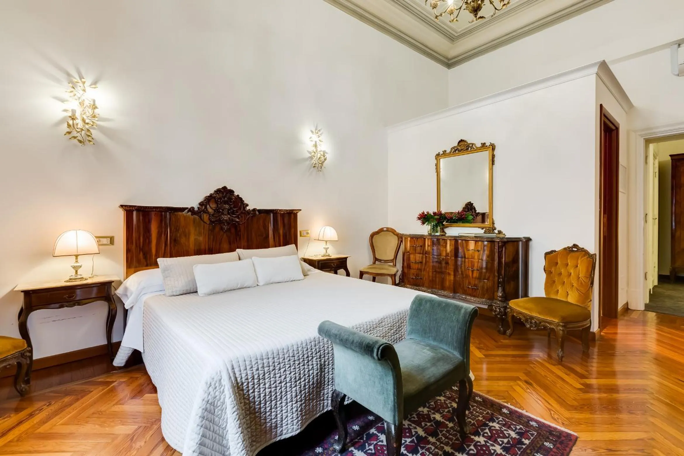 Photo of the whole room, Bed in Affreschi Su Roma Luxury B&B