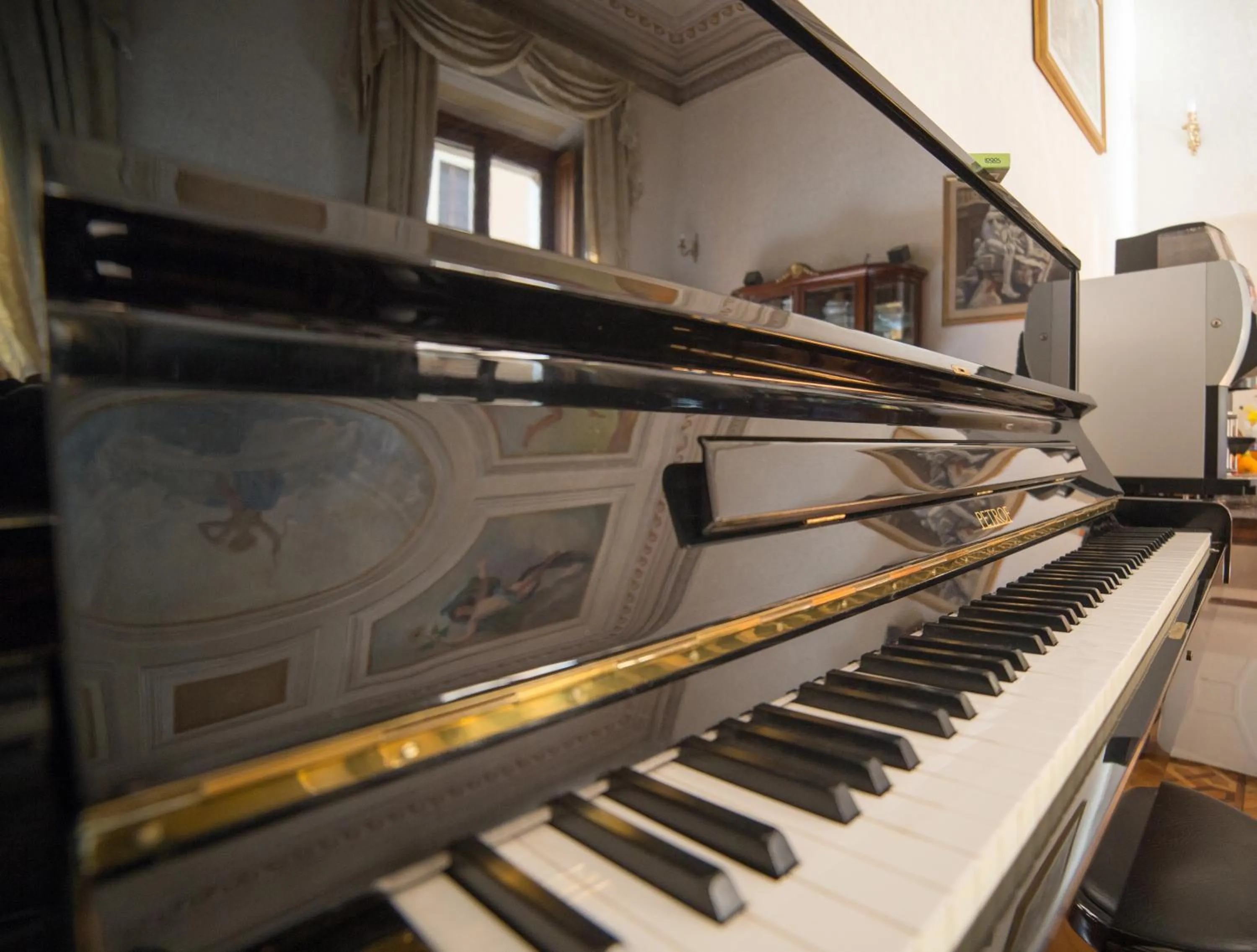 Decorative detail in Affreschi Su Roma Luxury B&B