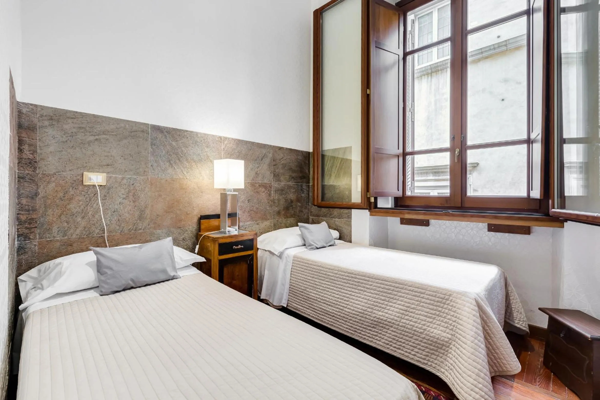 Photo of the whole room, Bed in Affreschi Su Roma Luxury B&B