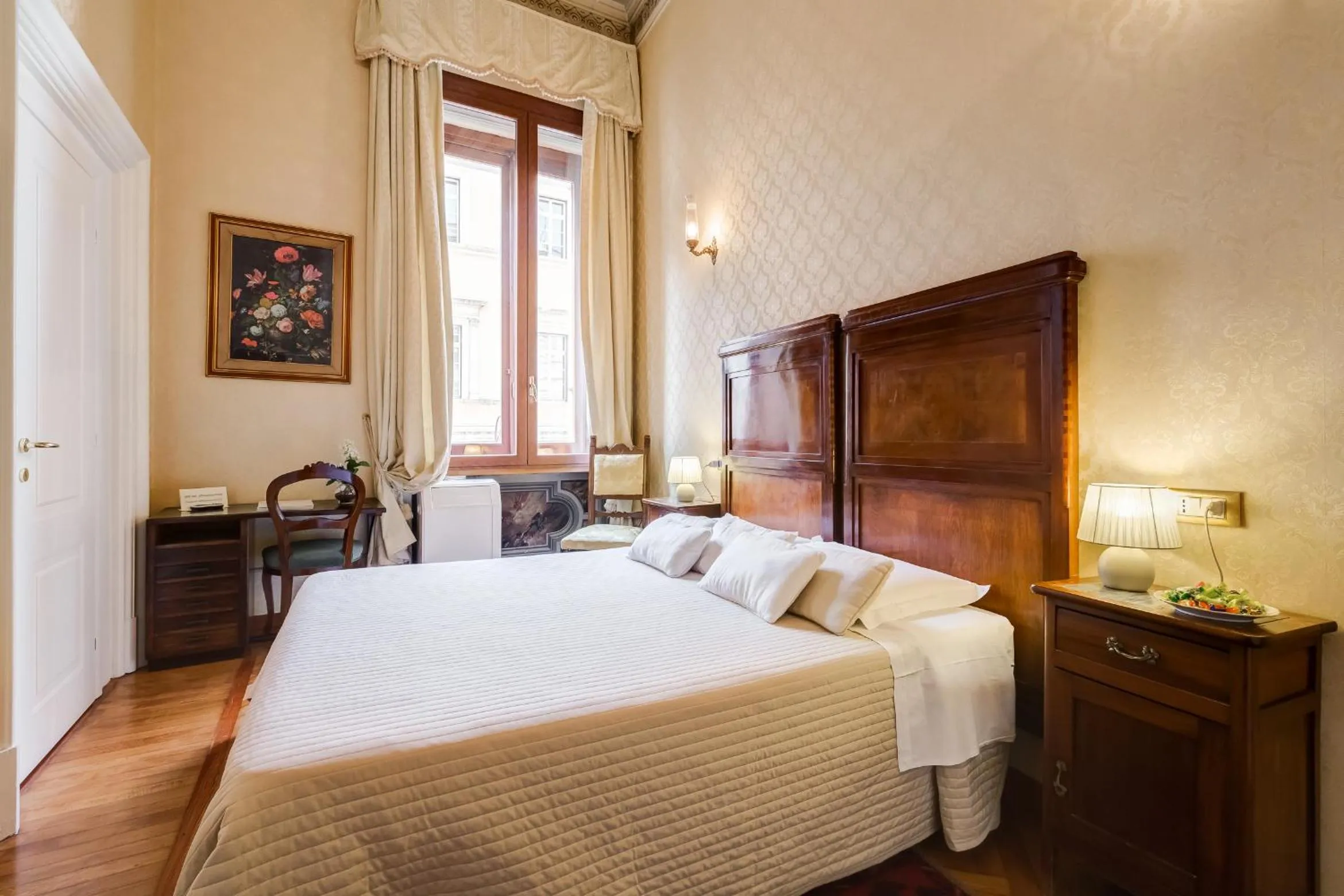 Photo of the whole room, Bed in Affreschi Su Roma Luxury B&B