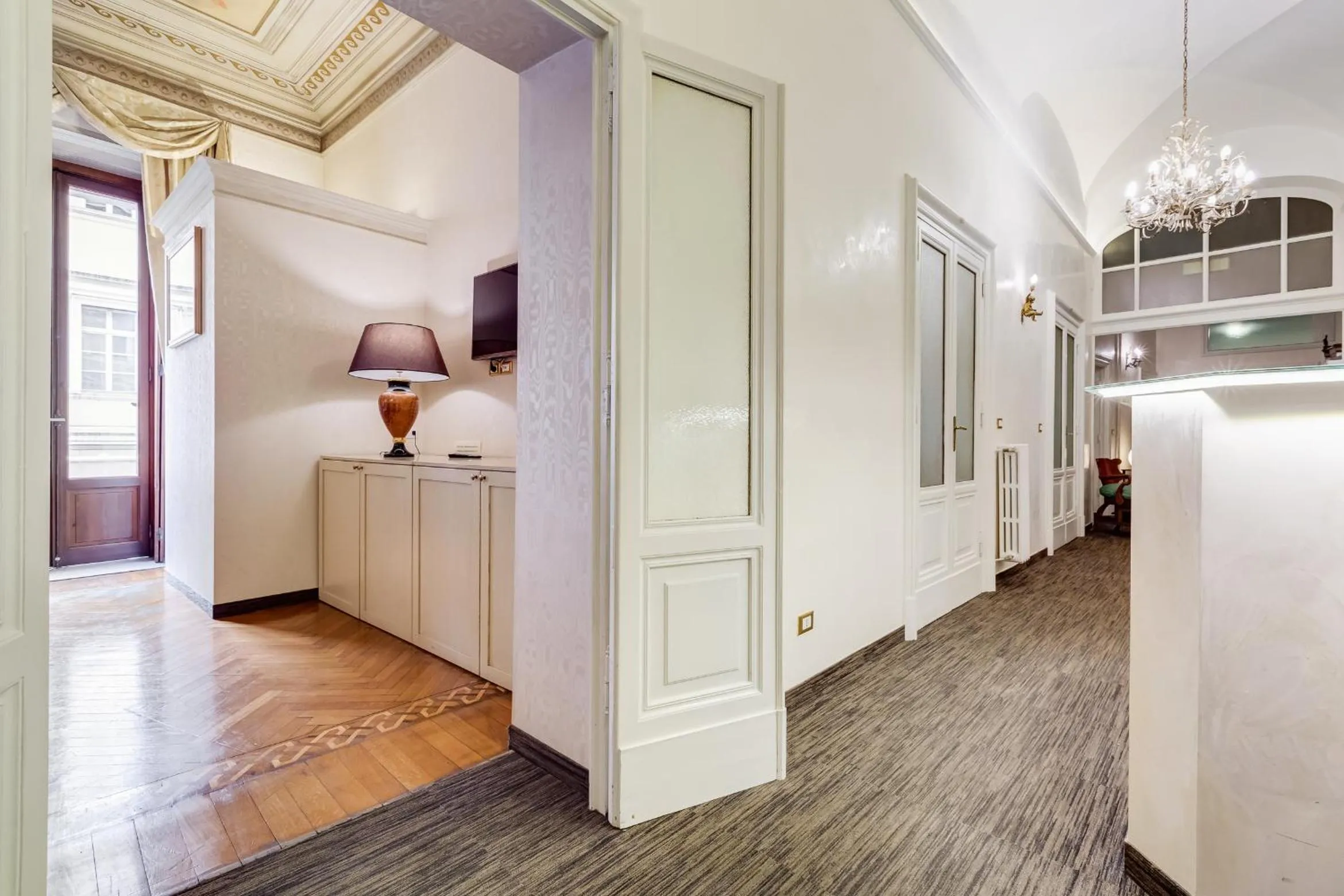 Lobby or reception in Affreschi Su Roma Luxury B&B